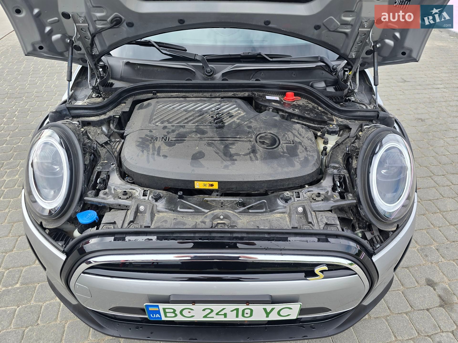 Mini Cooper 2023 VIN WMW13DJ09R2V40611 фото оголошення 8 з 25