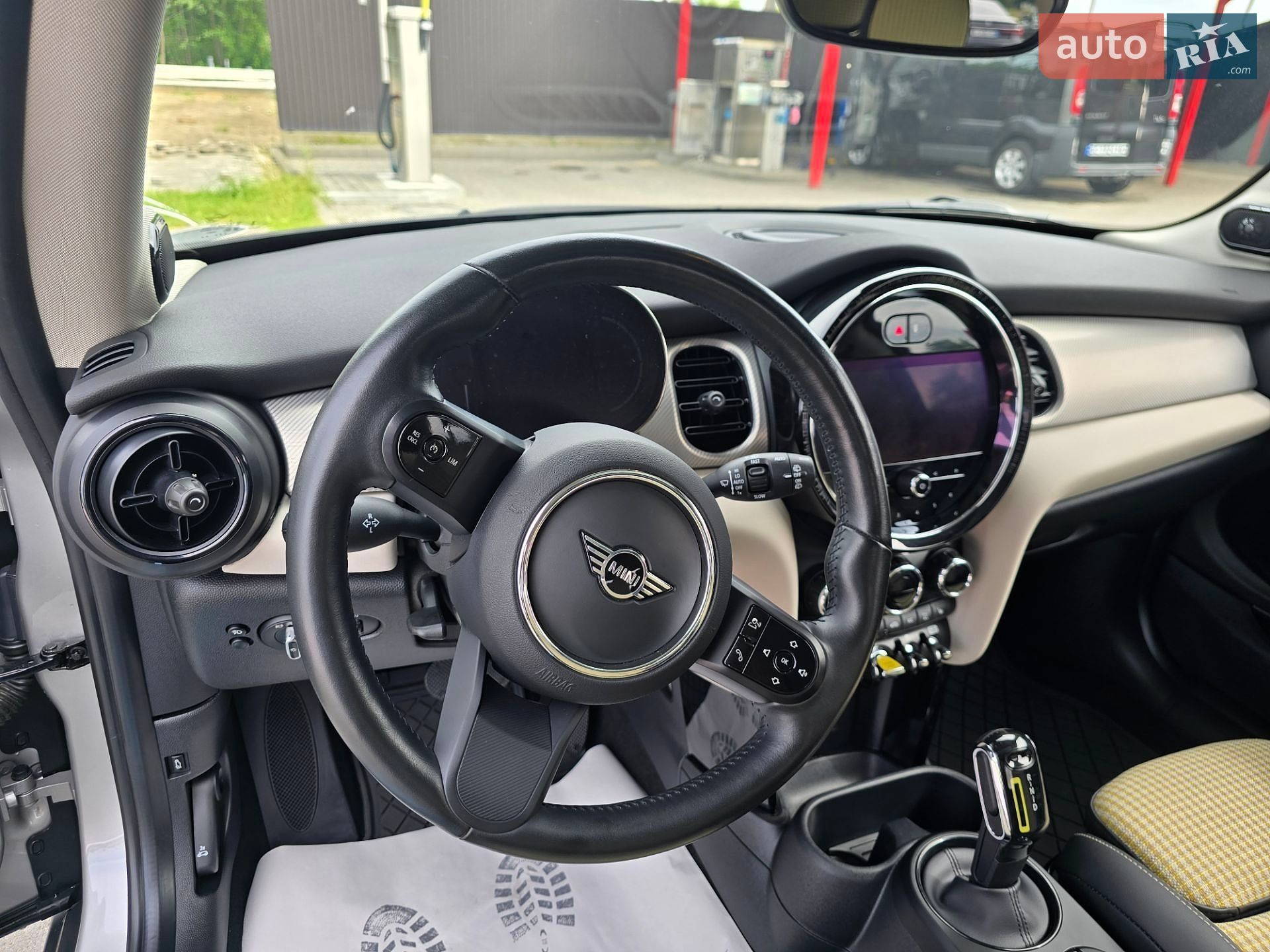 Mini Cooper 2023 VIN WMW13DJ09R2V40611 фото оголошення 21 з 25