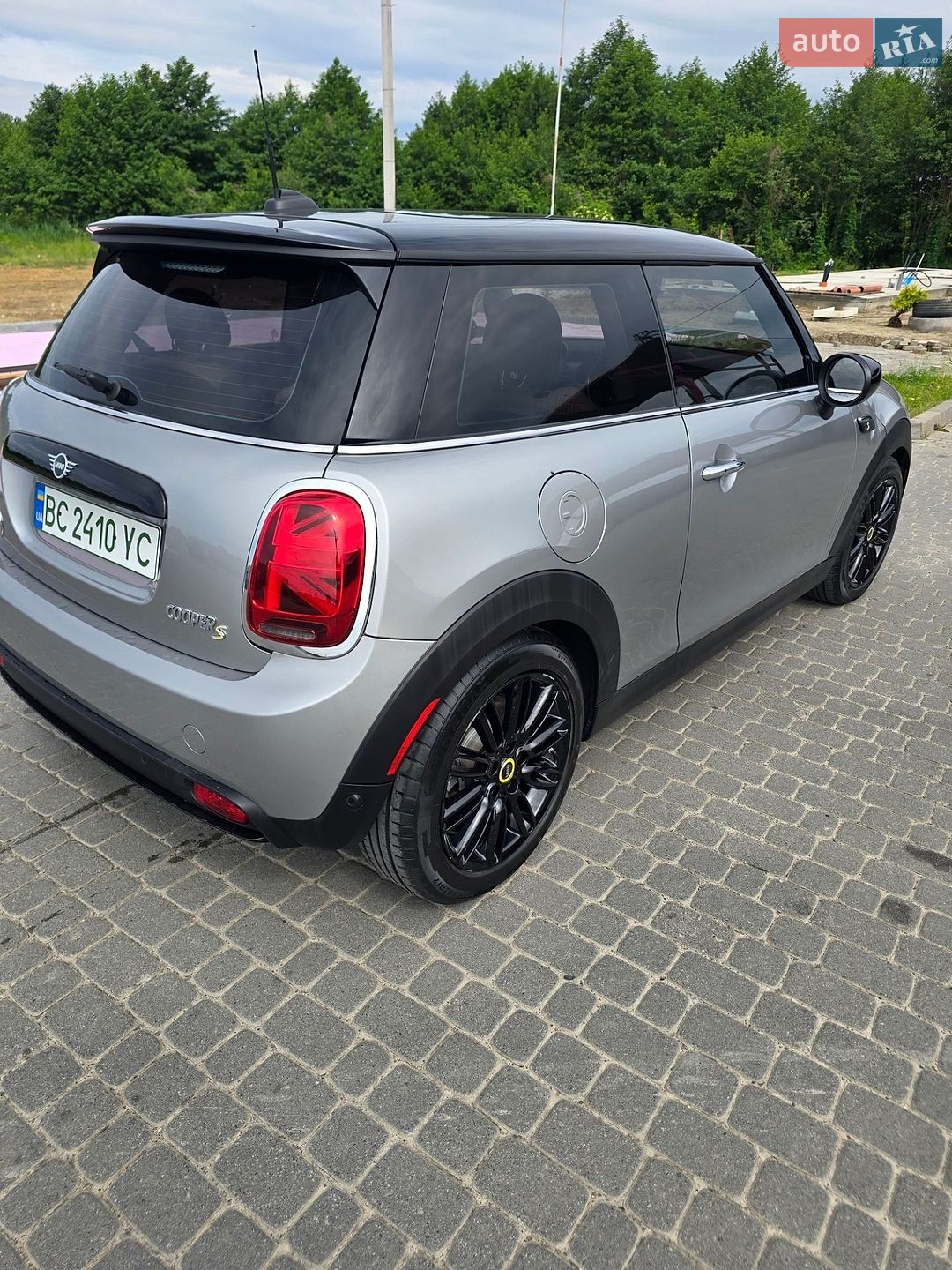 Mini Cooper 2023 VIN WMW13DJ09R2V40611 фото оголошення 23 з 25
