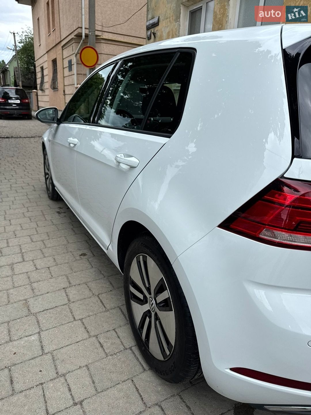 Volkswagen e-Golf 2017 VIN WVWZZZAUZJ8901937 фото оголошення 10 з 26