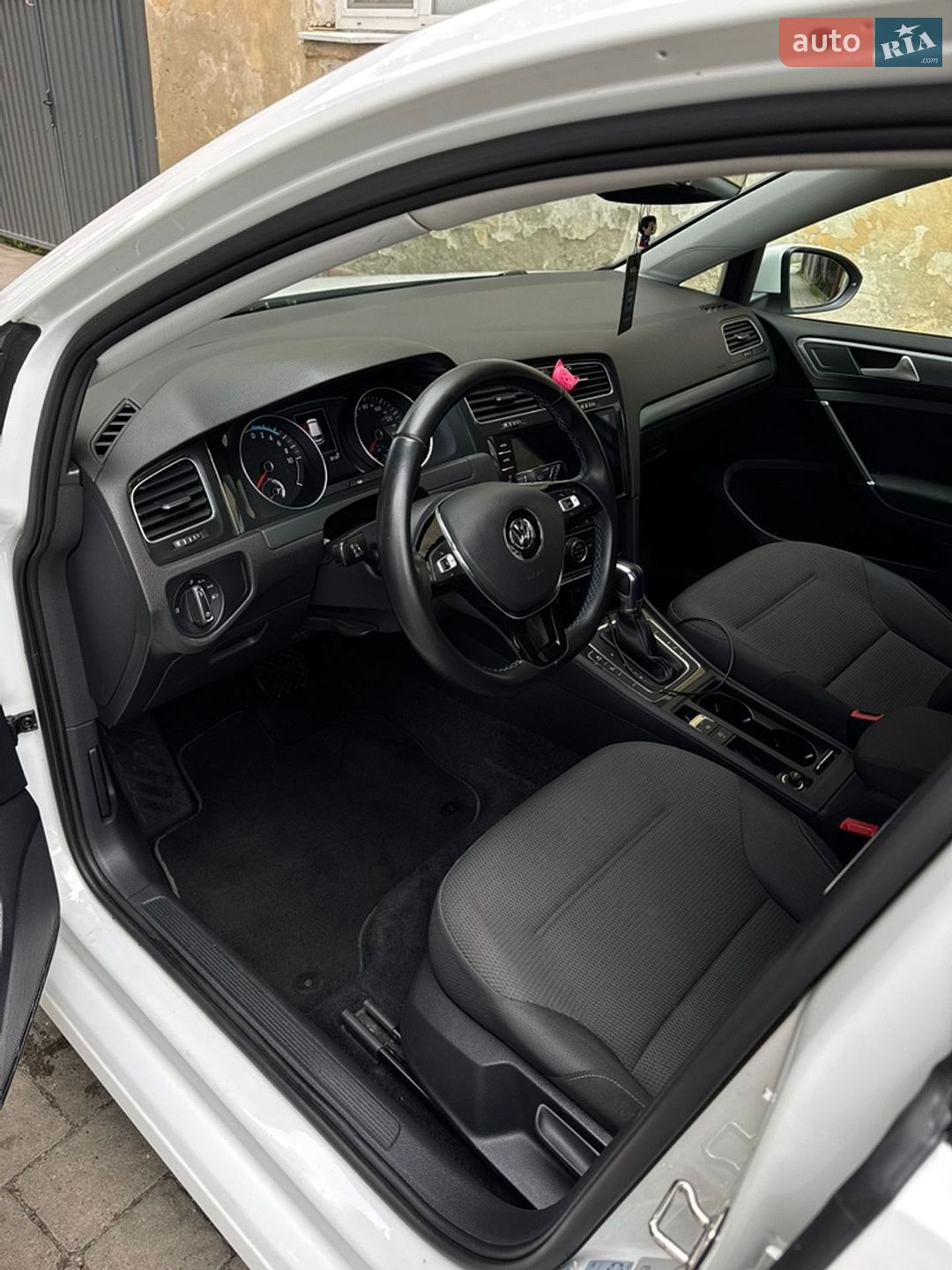 Volkswagen e-Golf 2017 VIN WVWZZZAUZJ8901937 фото оголошення 14 з 26