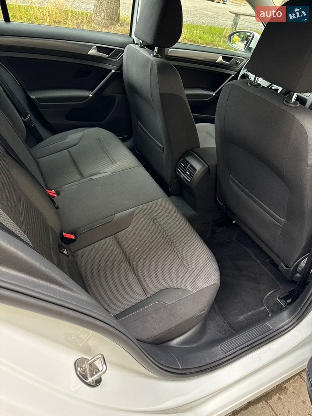 Volkswagen e-Golf 2017 VIN WVWZZZAUZJ8901937 фото оголошення 15 з 26
