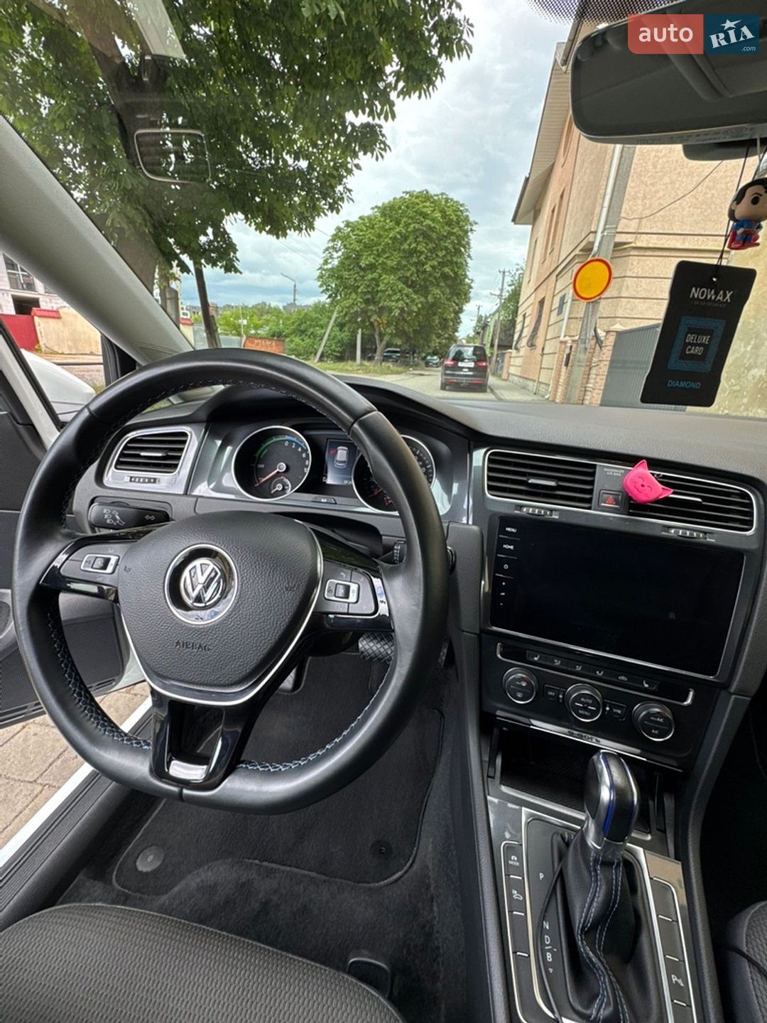 Volkswagen e-Golf 2017 VIN WVWZZZAUZJ8901937 фото оголошення 16 з 26