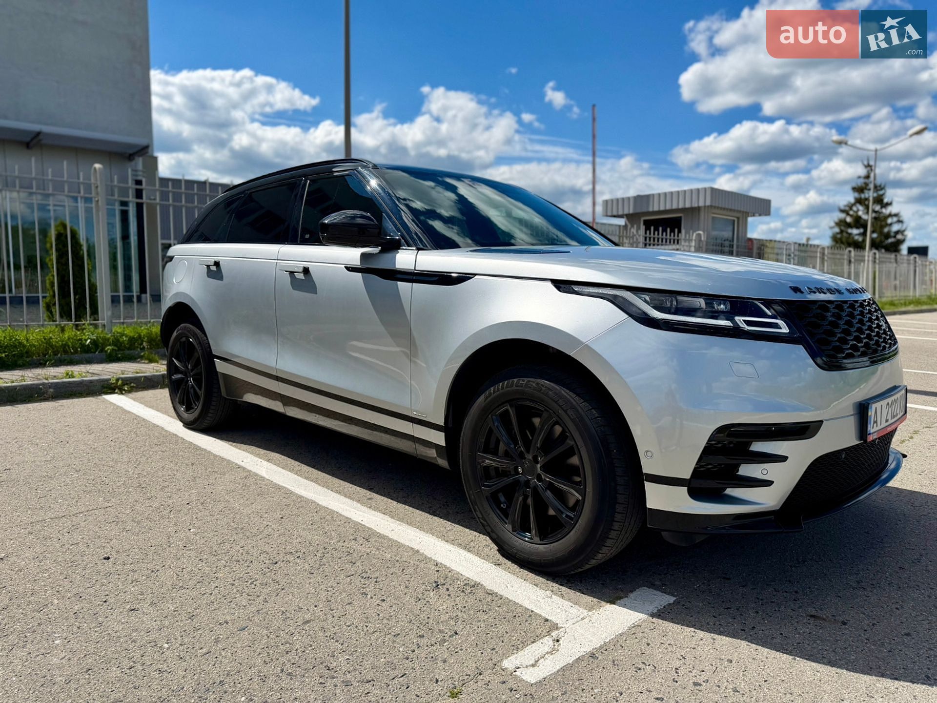 Land Rover Range Rover Velar 2019 VIN SALYK2FX6LA239203 фото оголошення 2 з 40