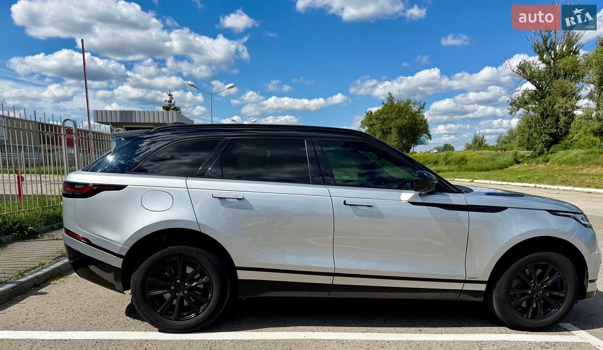 Land Rover Range Rover Velar 2019 VIN SALYK2FX6LA239203 фото оголошення 3 з 40