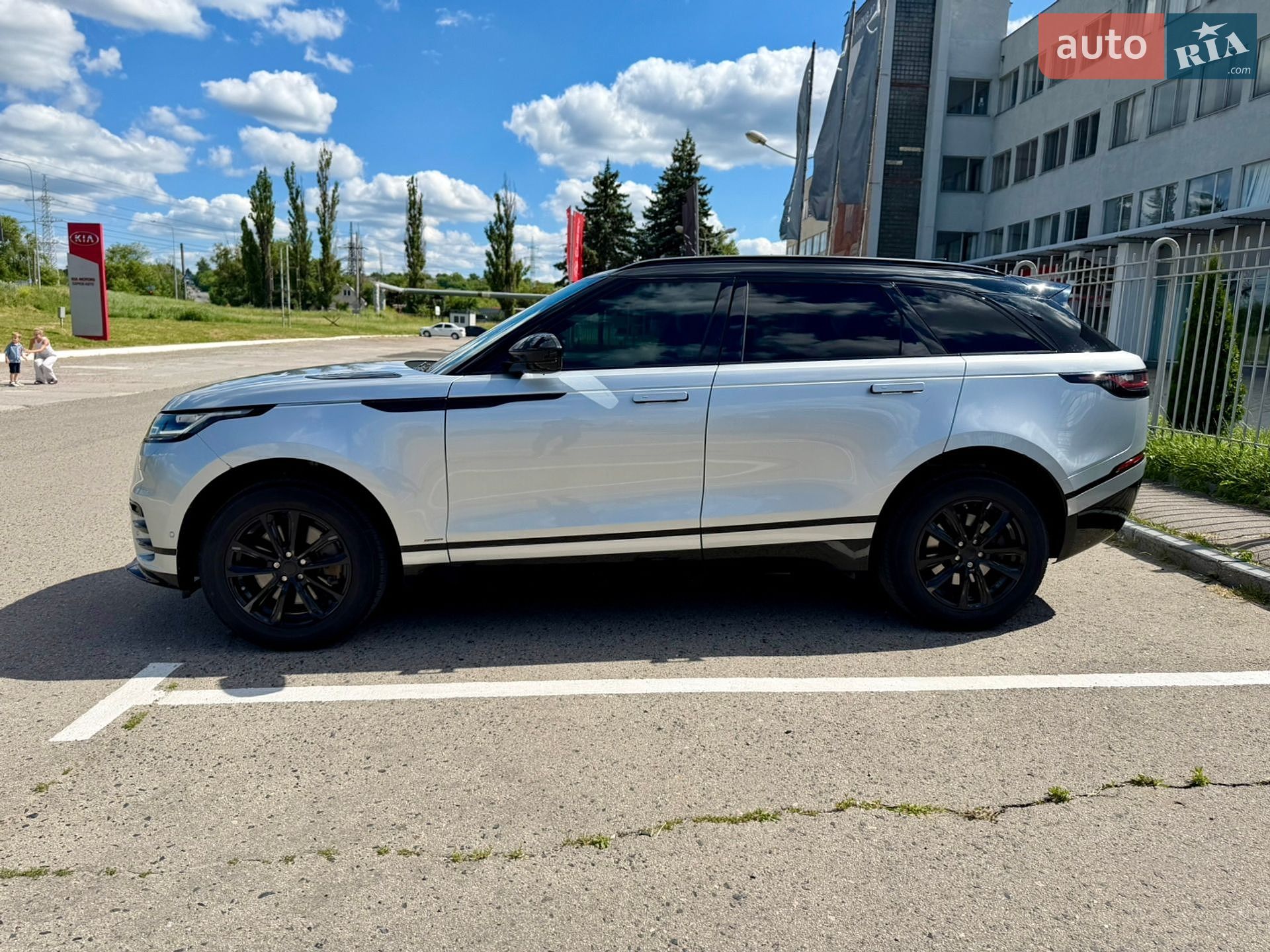 Land Rover Range Rover Velar 2019 VIN SALYK2FX6LA239203 фото оголошення 12 з 40