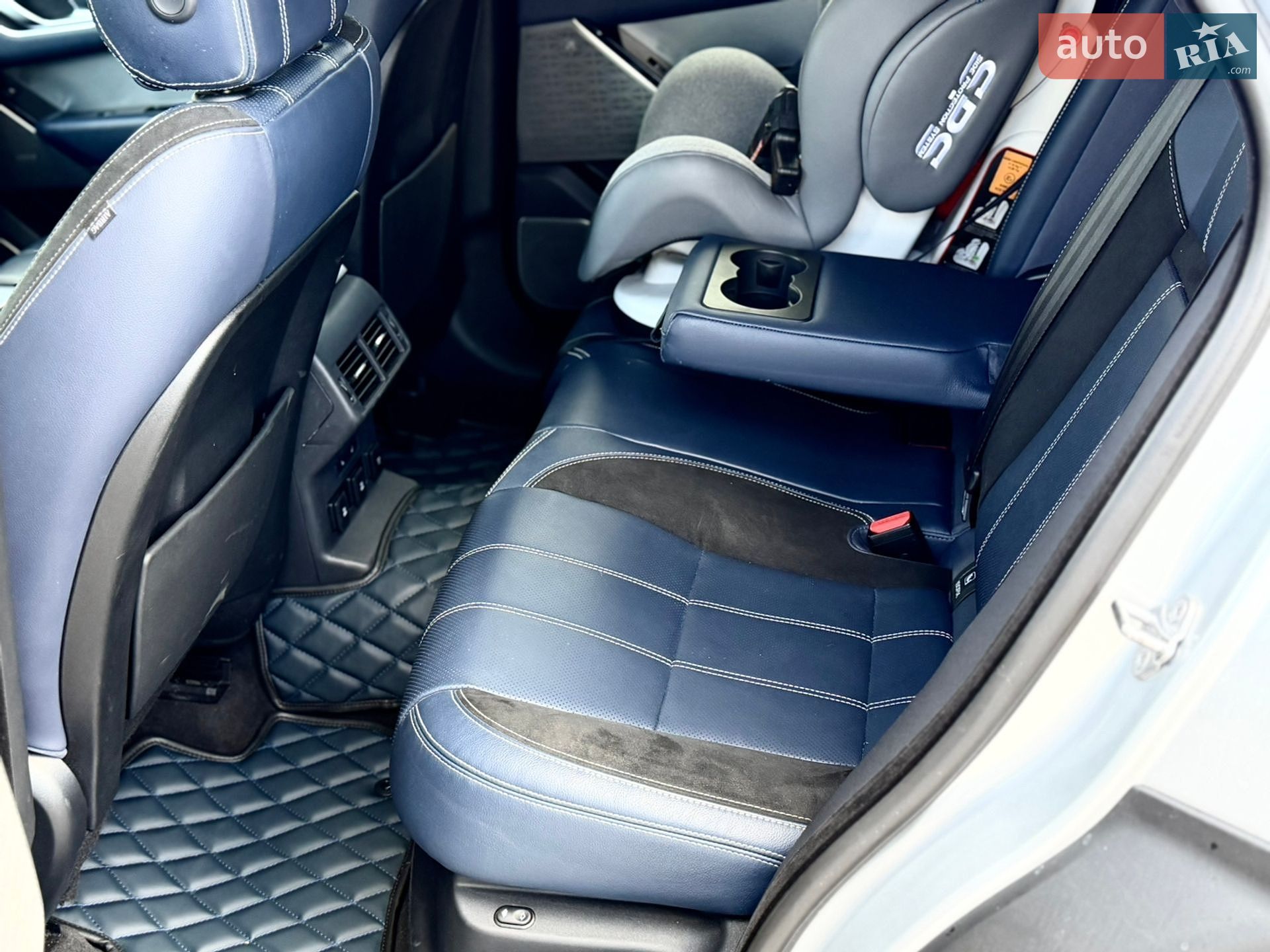 Land Rover Range Rover Velar 2019 VIN SALYK2FX6LA239203 фото оголошення 26 з 40