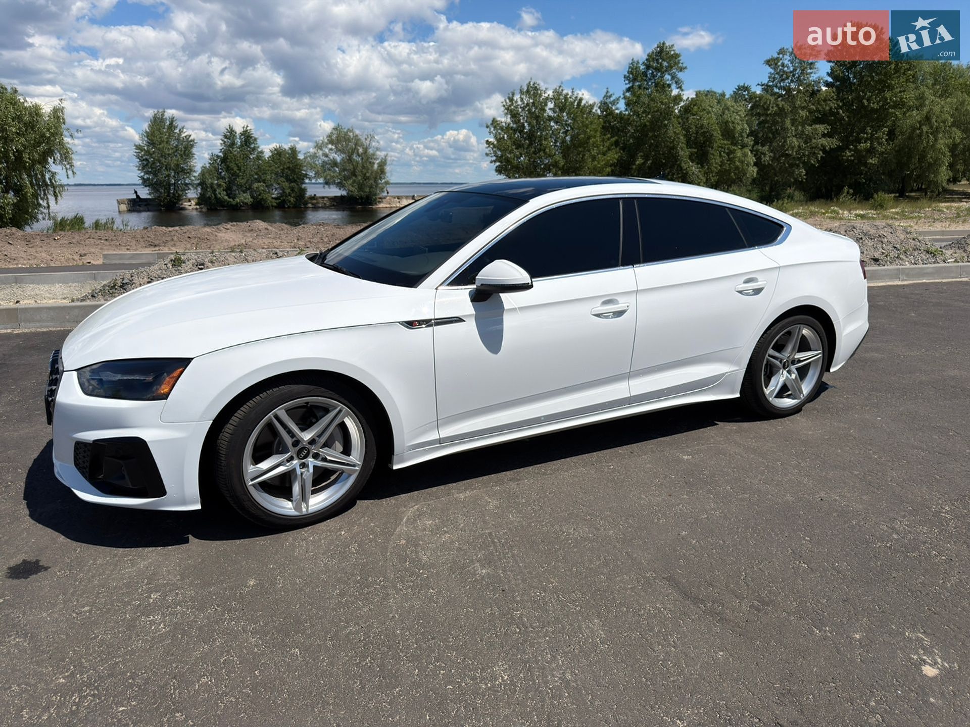 Audi A5 2021 VIN WAUDACF5XNA014991 фото оголошення 18 з 19