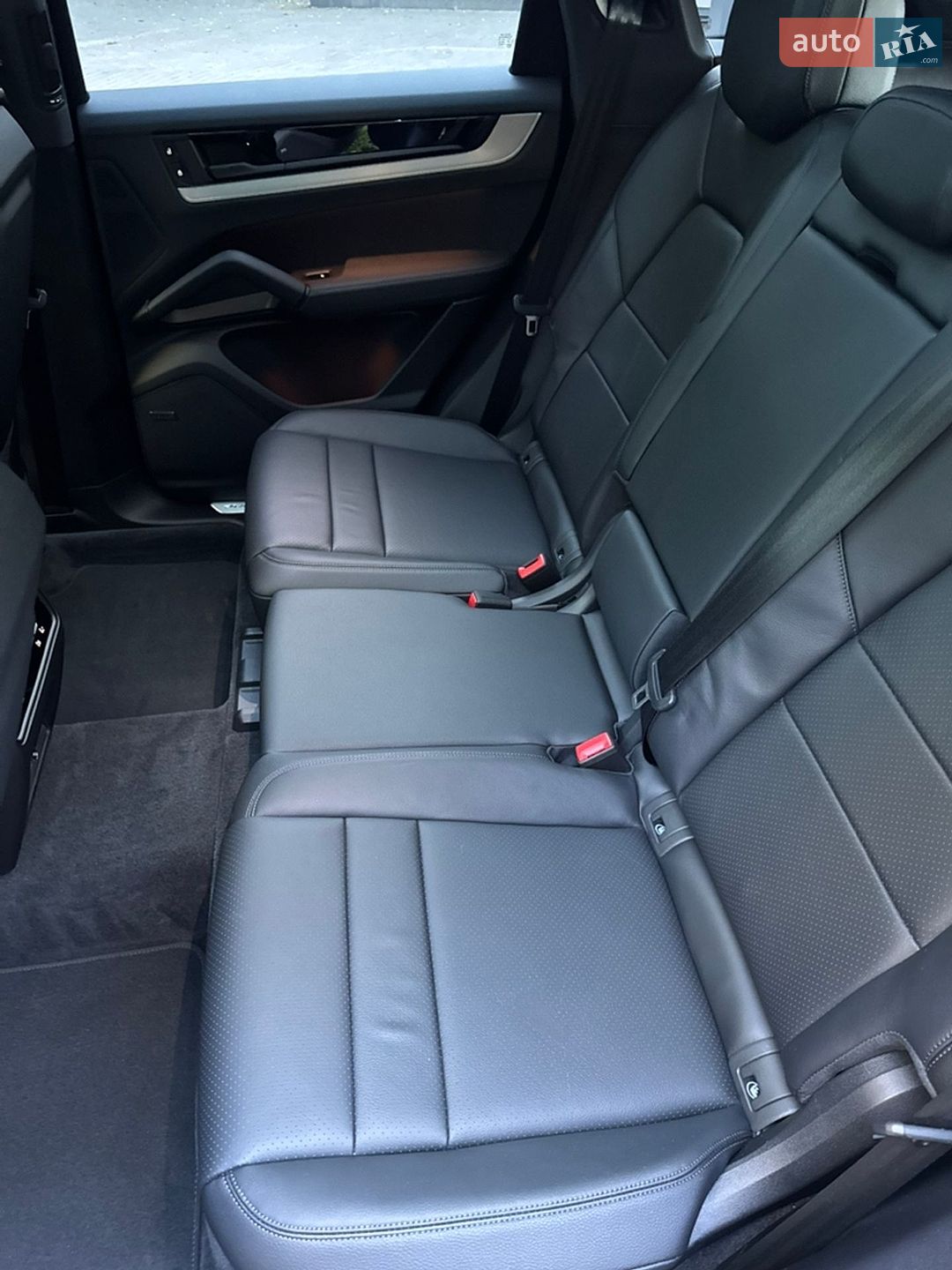 Porsche Cayenne 2024 VIN WP1AA2AY9RDA13612 фото оголошення 32 з 56
