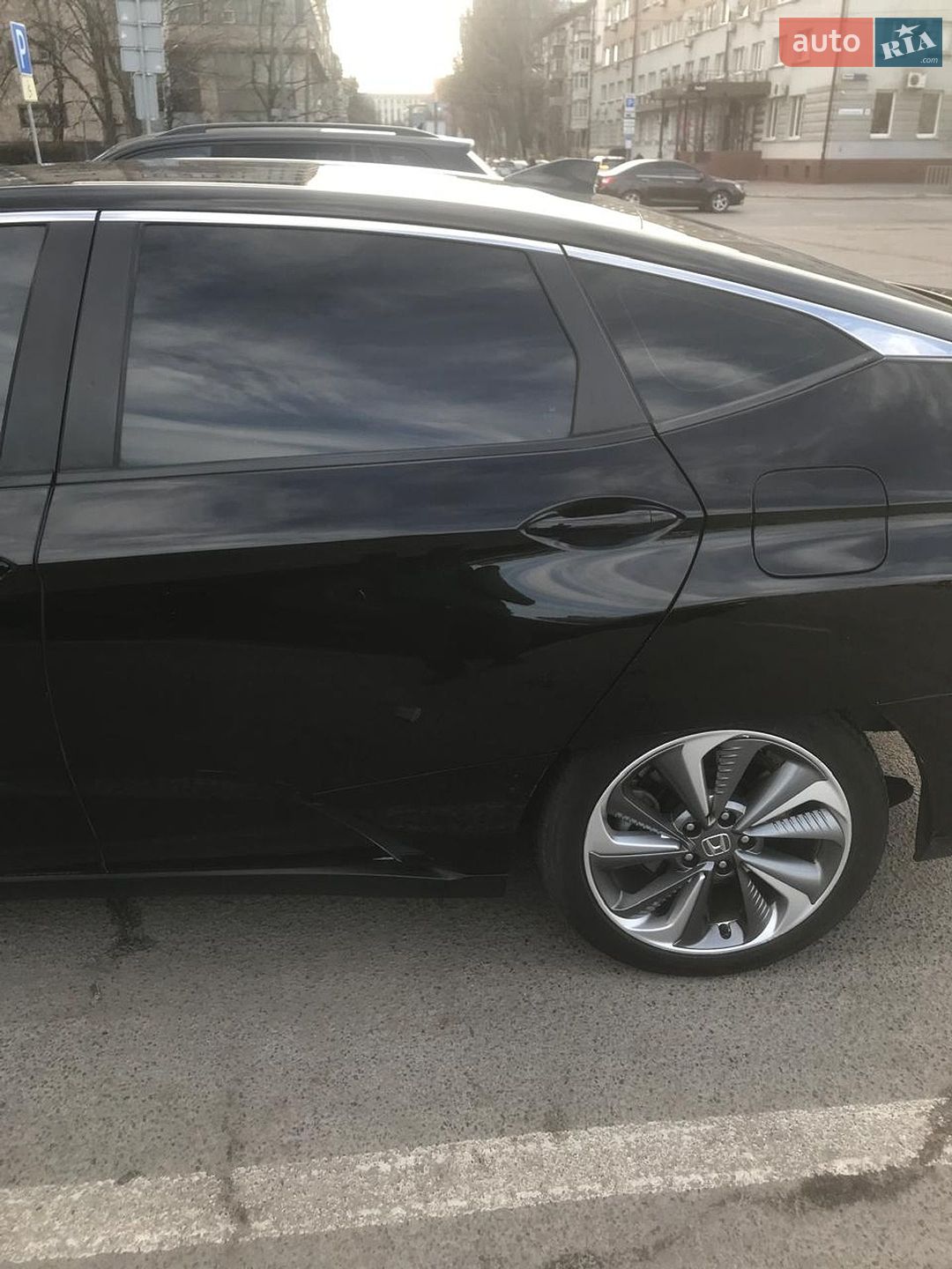 Honda Clarity 2019 VIN JHMZC5F18KC002672 фото оголошення 4 з 24