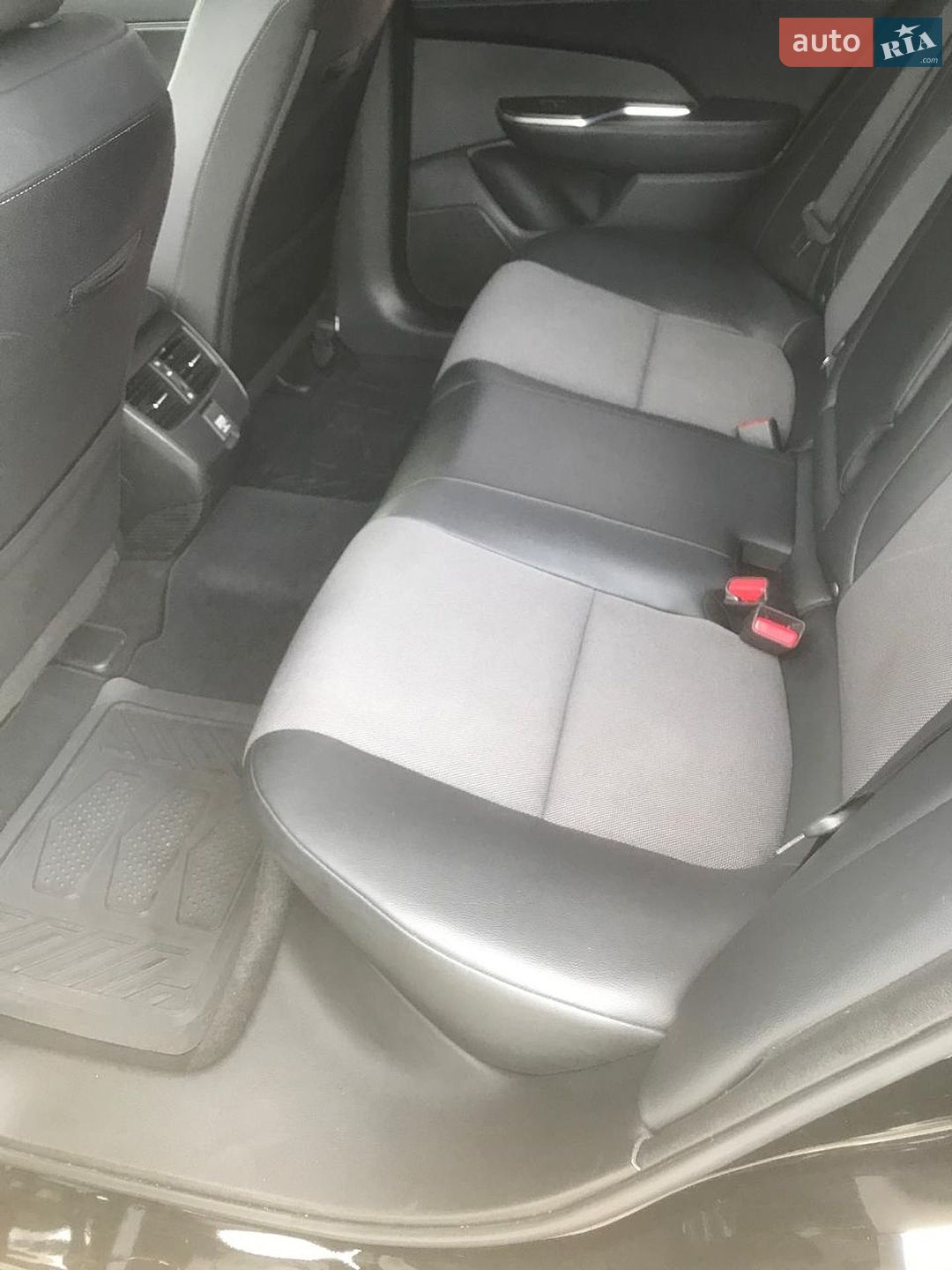 Honda Clarity 2019 VIN JHMZC5F18KC002672 фото оголошення 16 з 24