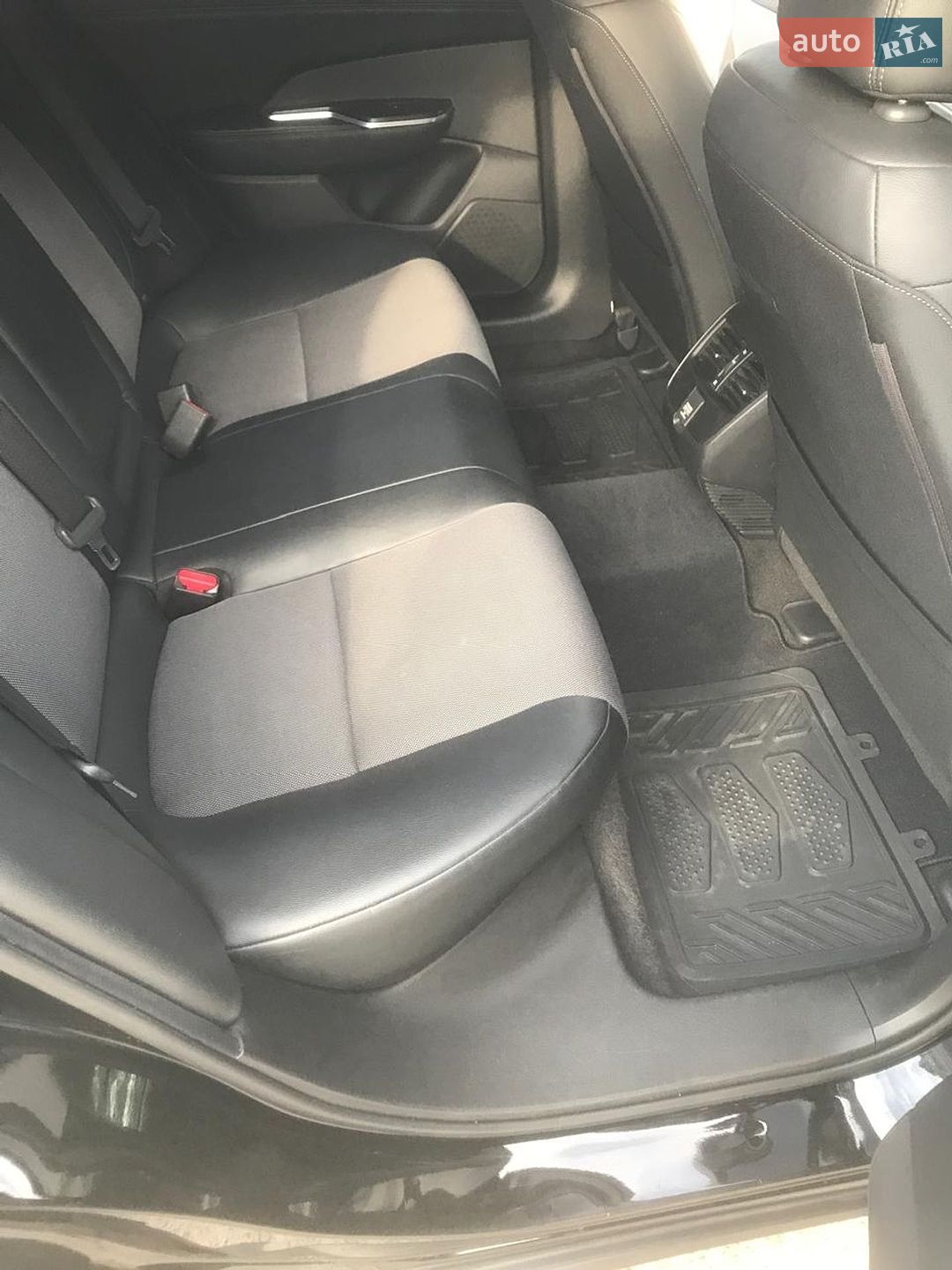 Honda Clarity 2019 VIN JHMZC5F18KC002672 фото оголошення 20 з 24