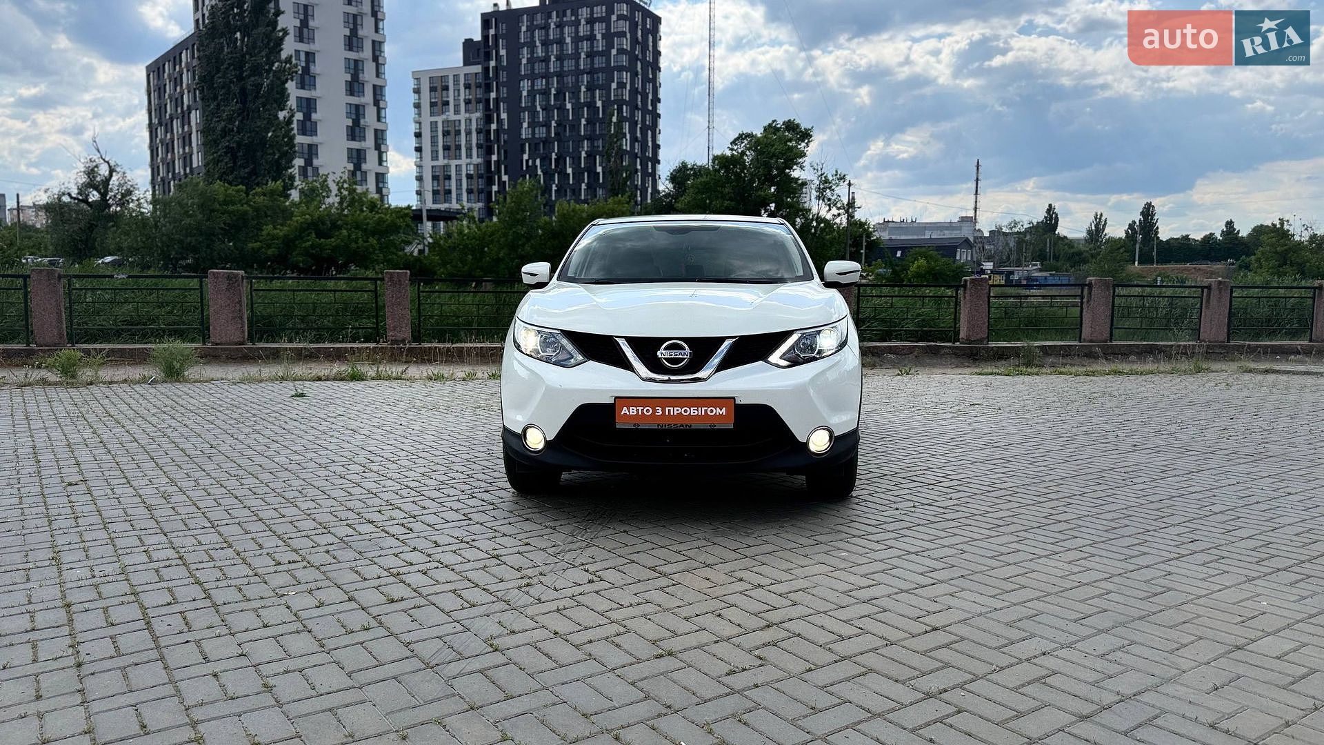 Nissan Qashqai 2015 VIN SJNFEAJ11U1593829 фото оголошення 2 з 8