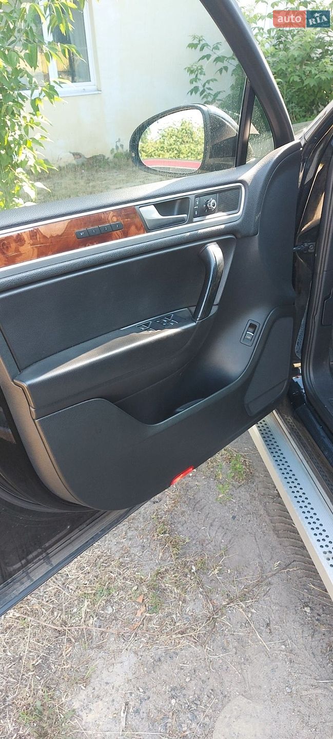 Volkswagen Touareg 2011 VIN WVGFG9BP1BD006126 фото оголошення 10 з 17