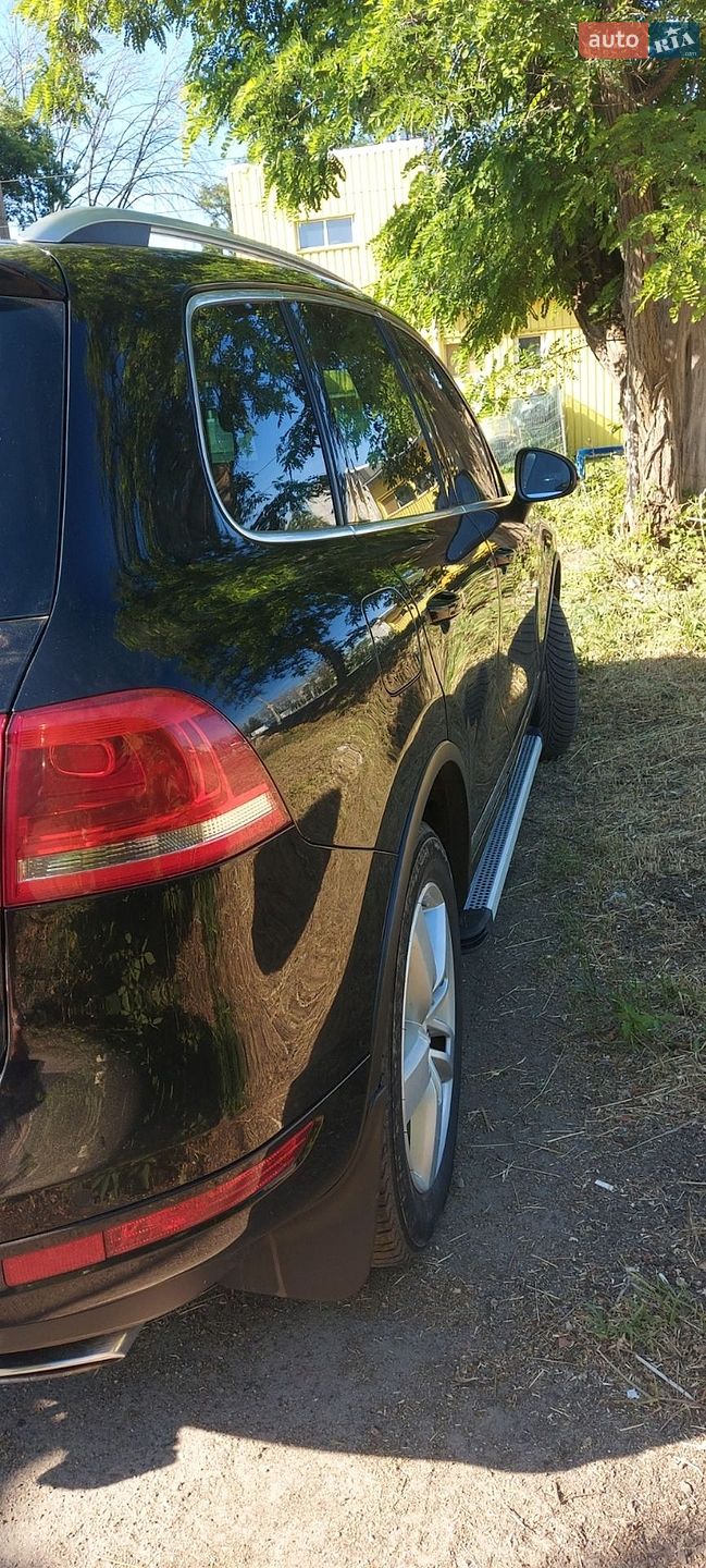Volkswagen Touareg 2011 VIN WVGFG9BP1BD006126 фото оголошення 4 з 17