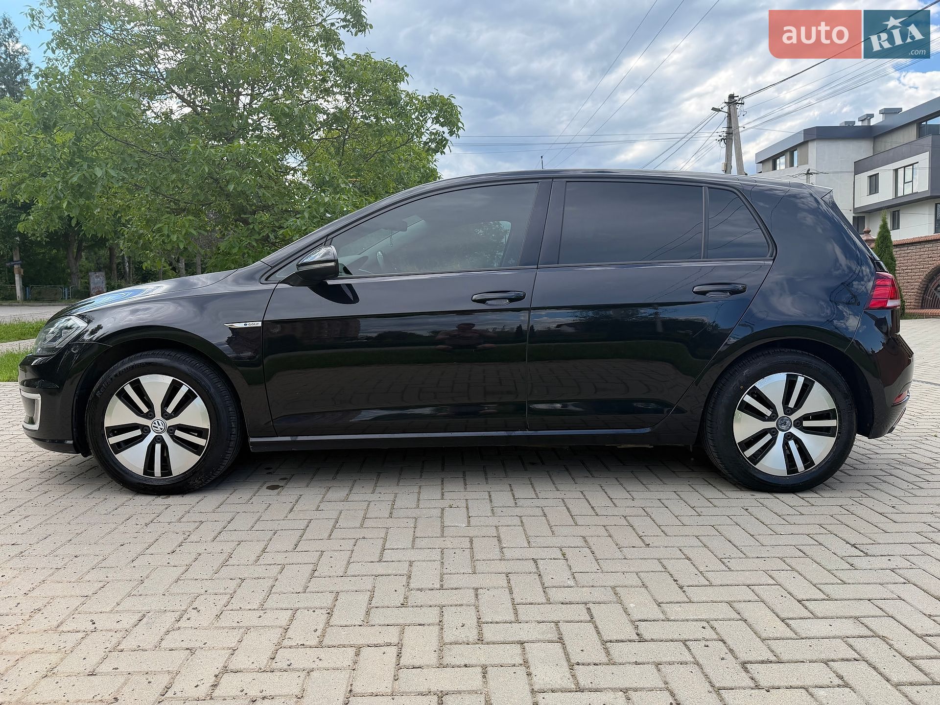 Volkswagen e-Golf 2017 VIN WVWZZZAUZJ8902227 фото оголошення 4 з 59