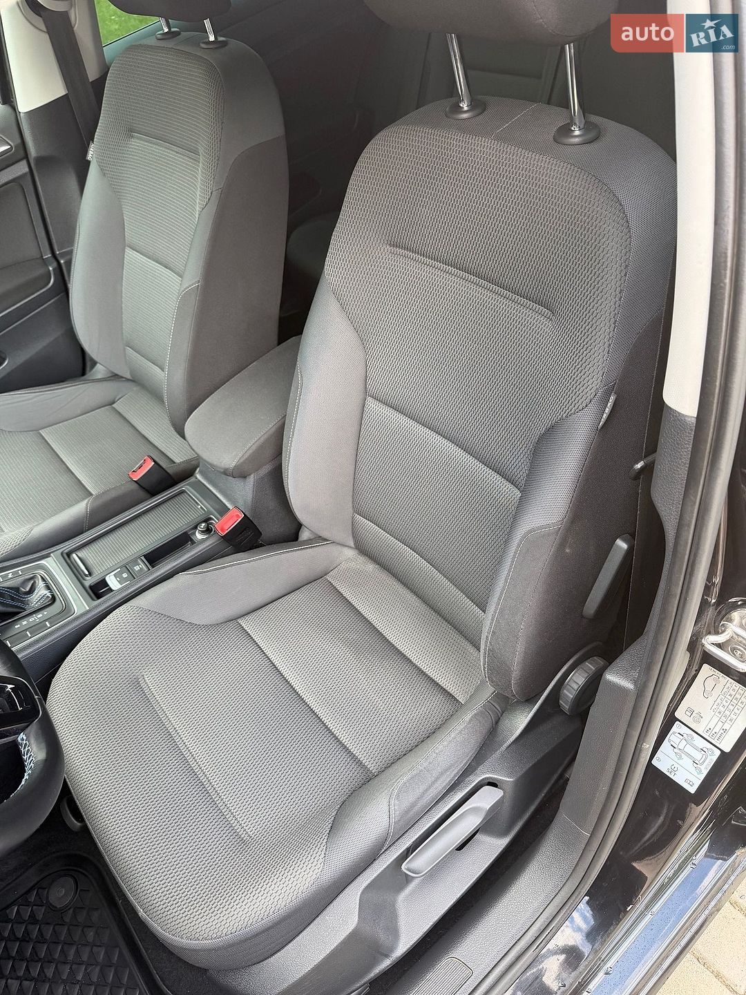 Volkswagen e-Golf 2017 VIN WVWZZZAUZJ8902227 фото оголошення 23 з 59