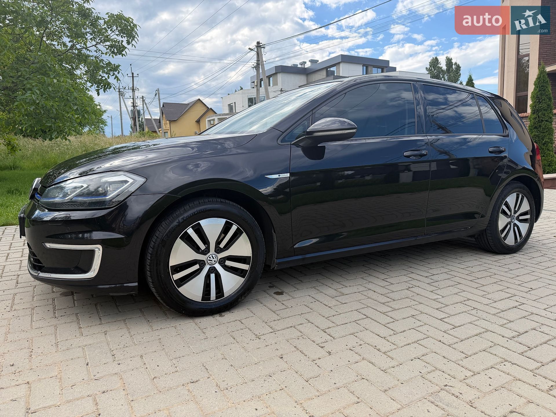 Volkswagen e-Golf 2017 VIN WVWZZZAUZJ8902227 фото оголошення 29 з 59