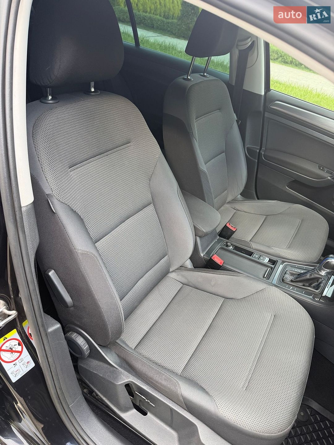 Volkswagen e-Golf 2017 VIN WVWZZZAUZJ8902227 фото оголошення 32 з 59