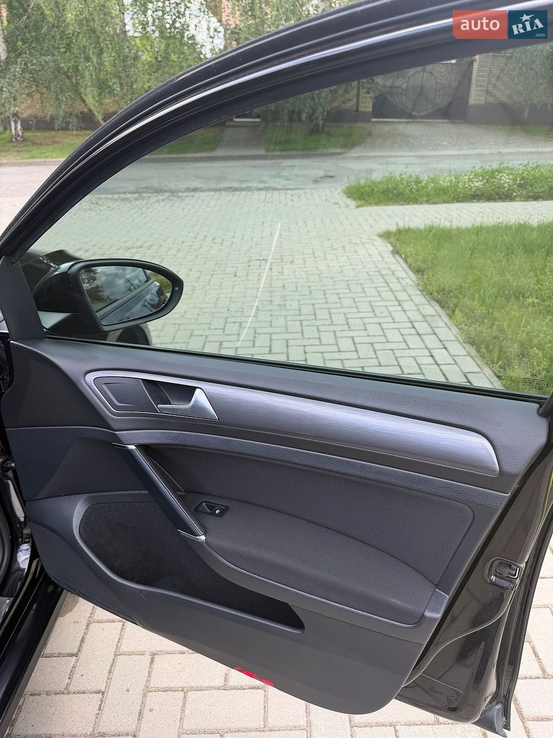 Volkswagen e-Golf 2017 VIN WVWZZZAUZJ8902227 фото оголошення 33 з 59