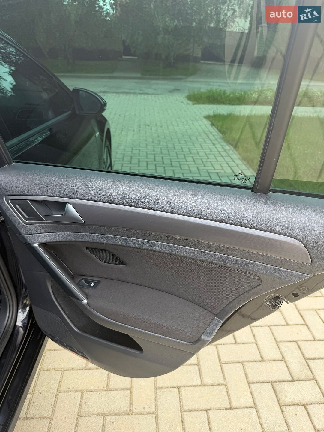 Volkswagen e-Golf 2017 VIN WVWZZZAUZJ8902227 фото оголошення 35 з 59