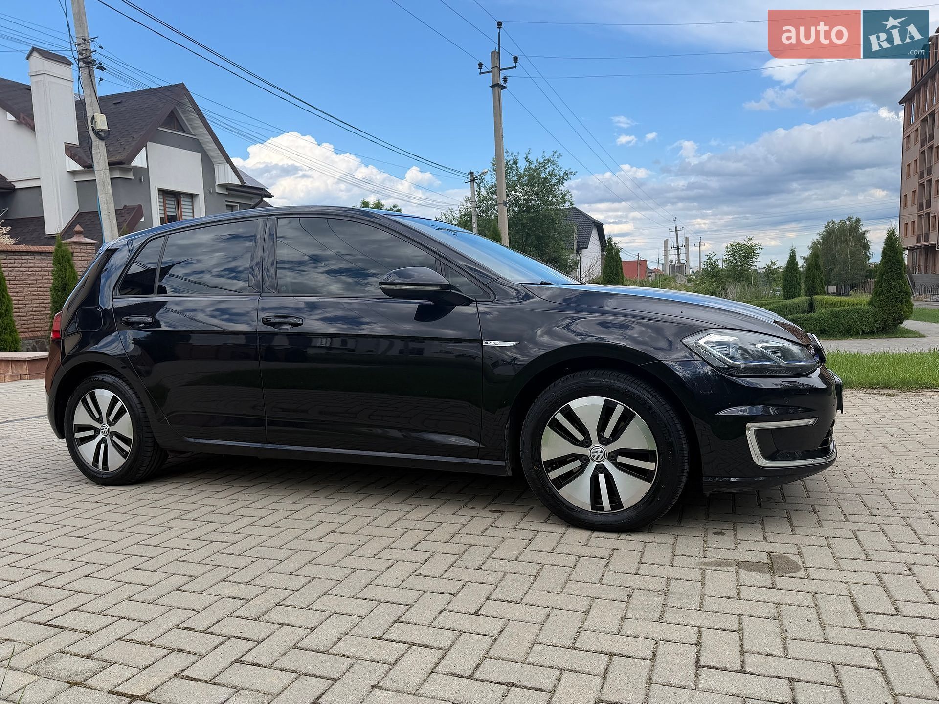 Volkswagen e-Golf 2017 VIN WVWZZZAUZJ8902227 фото оголошення 46 з 59