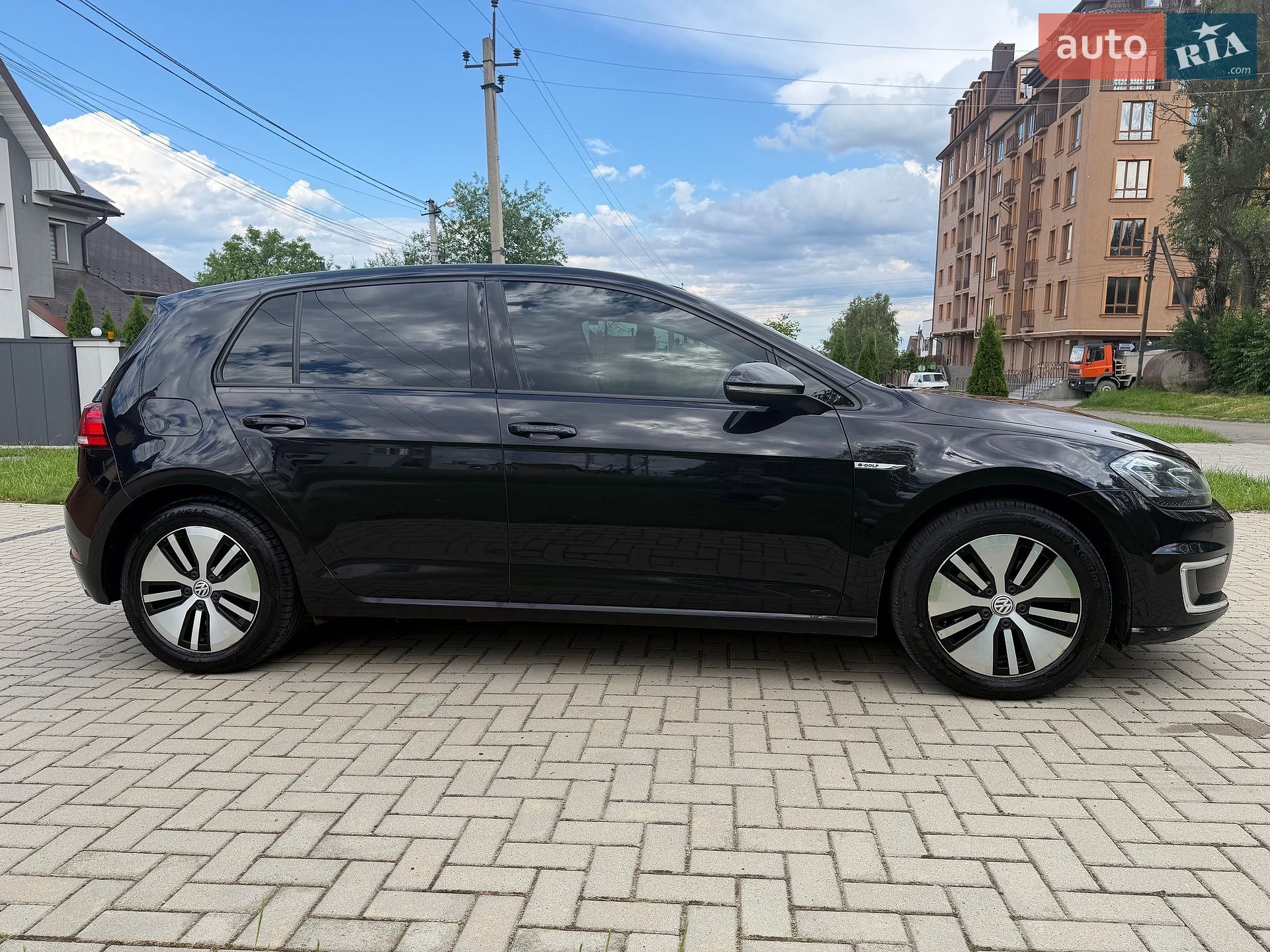 Volkswagen e-Golf 2017 VIN WVWZZZAUZJ8902227 фото оголошення 47 з 59