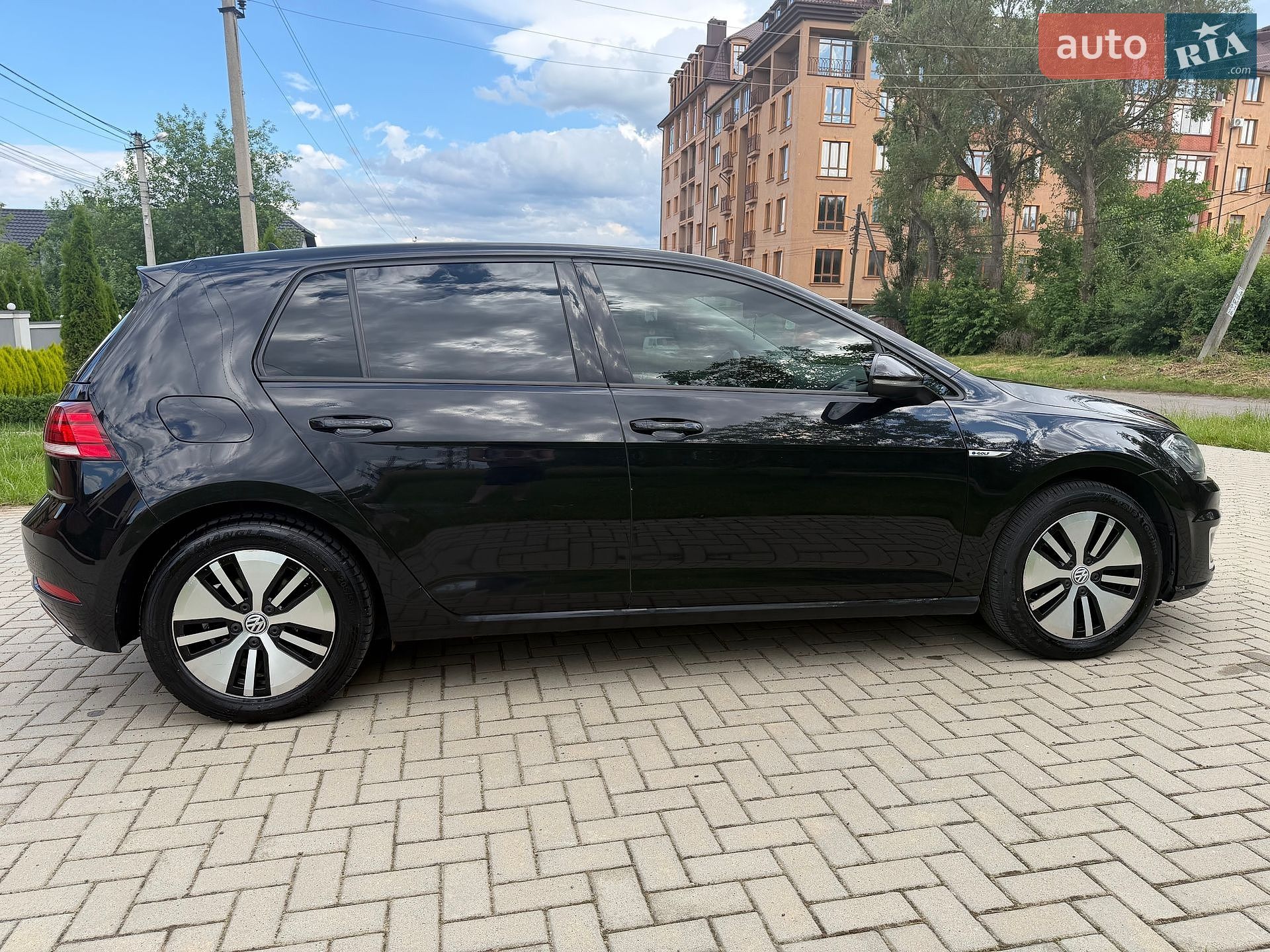 Volkswagen e-Golf 2017 VIN WVWZZZAUZJ8902227 фото оголошення 48 з 59