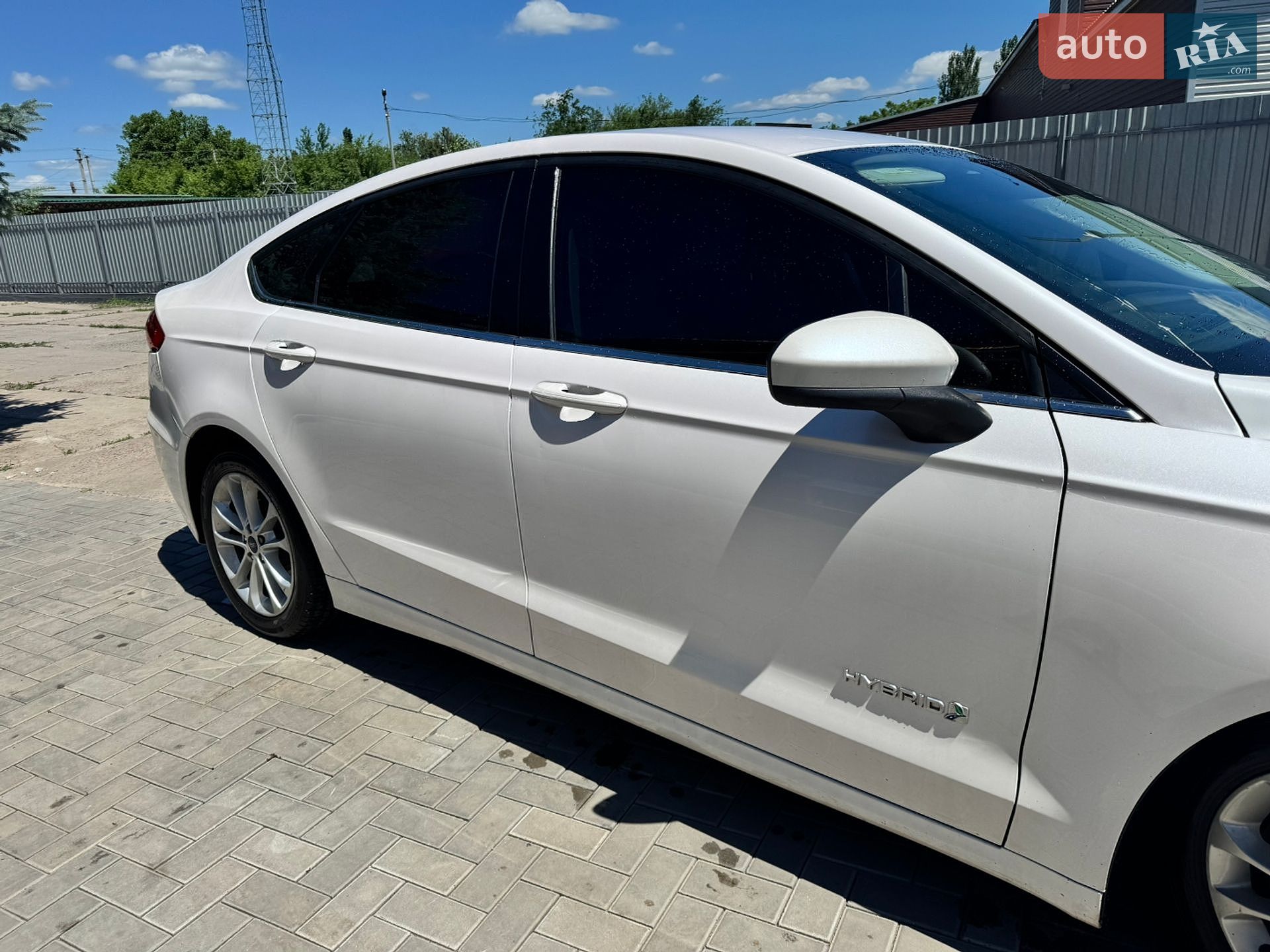 Ford Fusion 2019 VIN 3FA6P0LU3KR188610 фото оголошення 15 з 32
