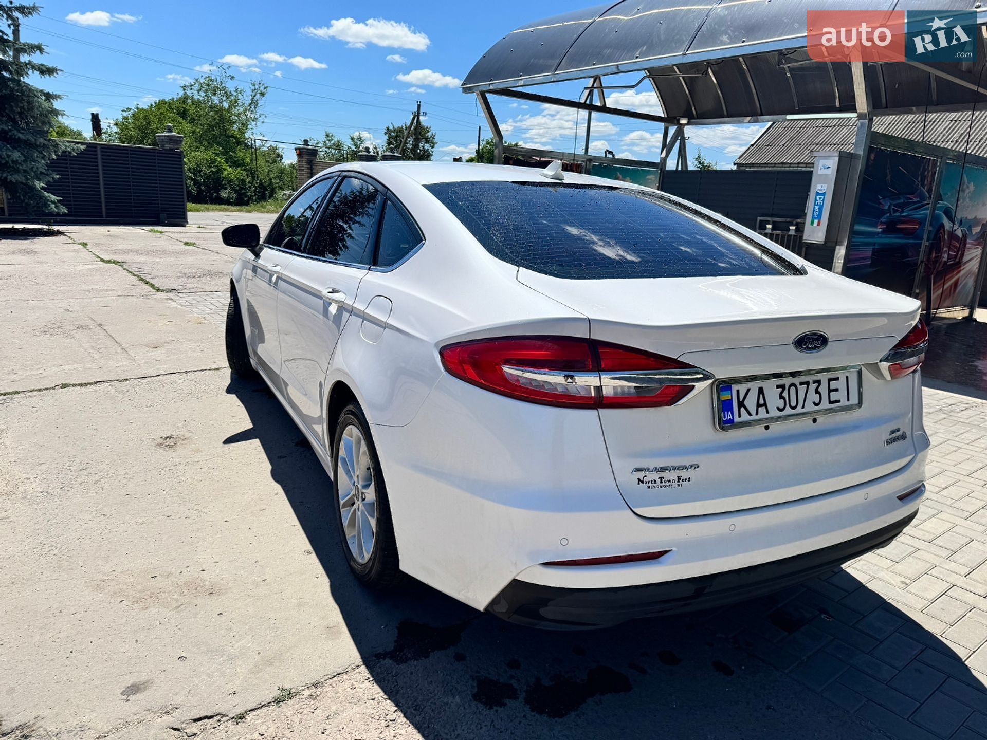 Ford Fusion 2019 VIN 3FA6P0LU3KR188610 фото оголошення 18 з 32