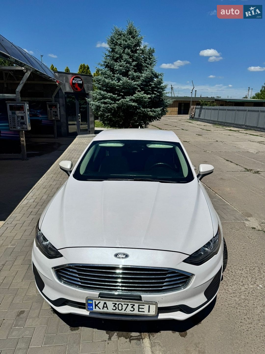 Ford Fusion 2019 VIN 3FA6P0LU3KR188610 фото оголошення 25 з 32