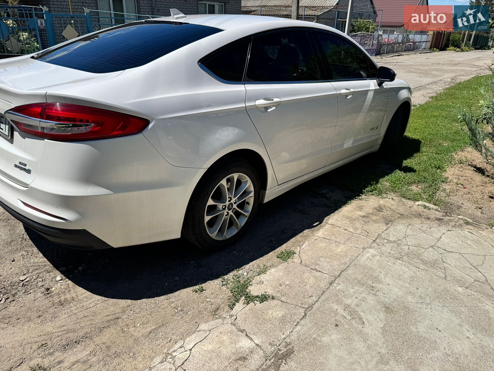 Ford Fusion 2019 VIN 3FA6P0LU3KR188610 фото оголошення 21 з 32