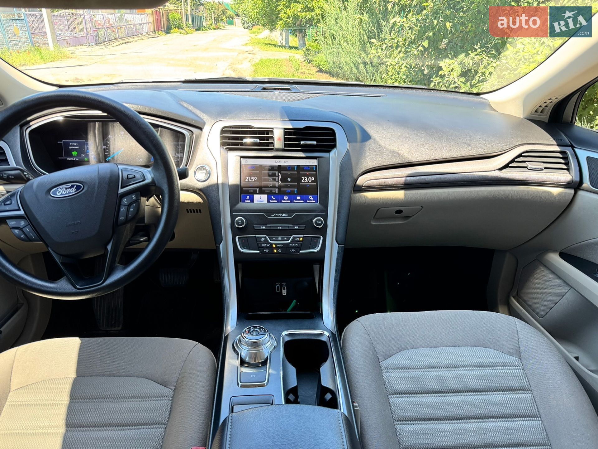 Ford Fusion 2019 VIN 3FA6P0LU3KR188610 фото оголошення 27 з 32