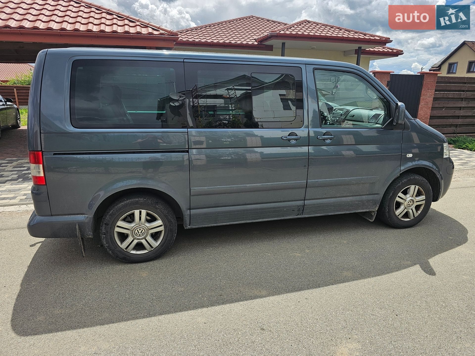 Volkswagen Multivan 2006 VIN WV2ZZZ7HZ6H072049 фото оголошення 2 з 7