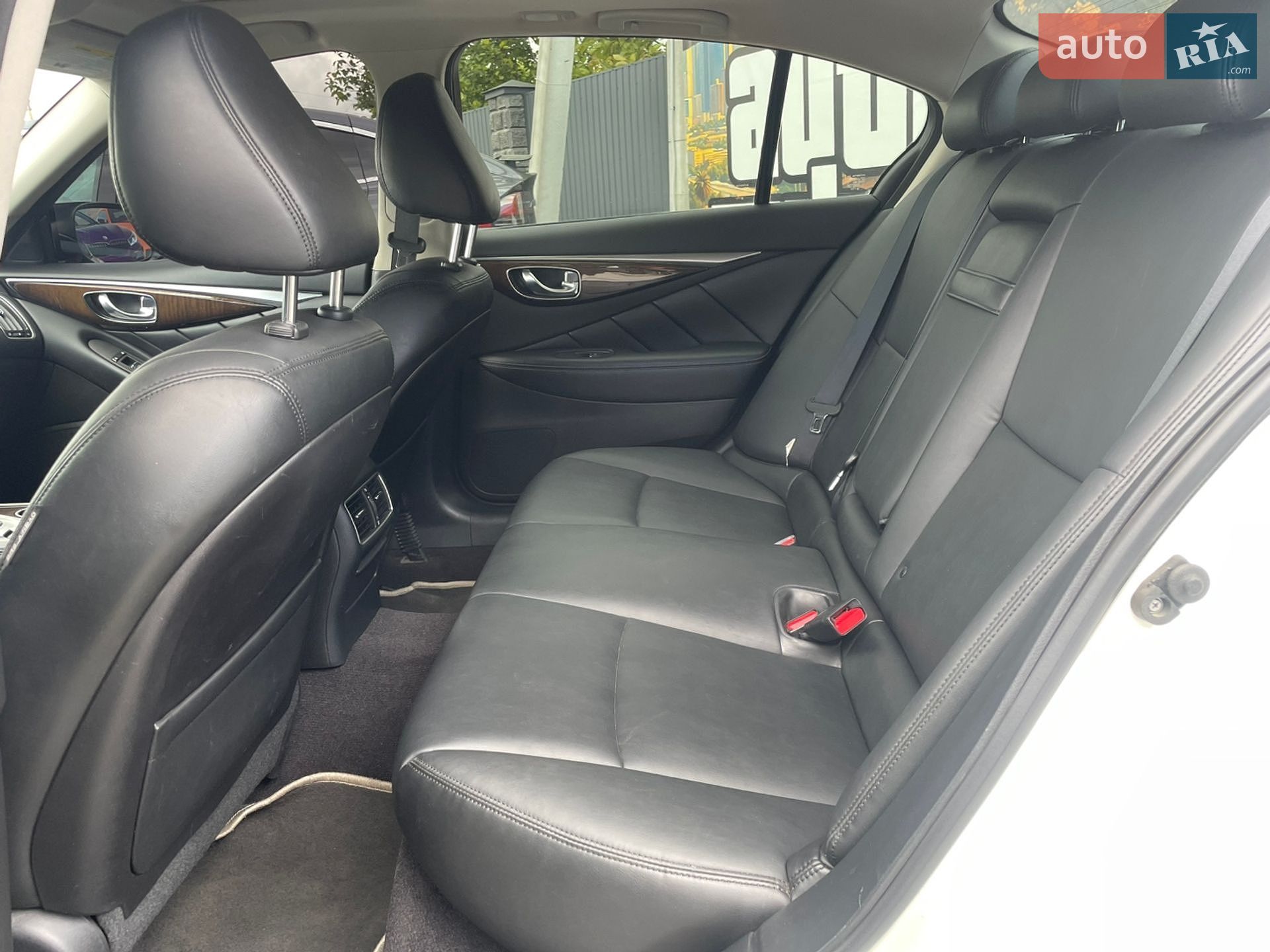 Infiniti Q50 2017 VIN JN1EV7AP8JM353000 фото оголошення 10 з 15