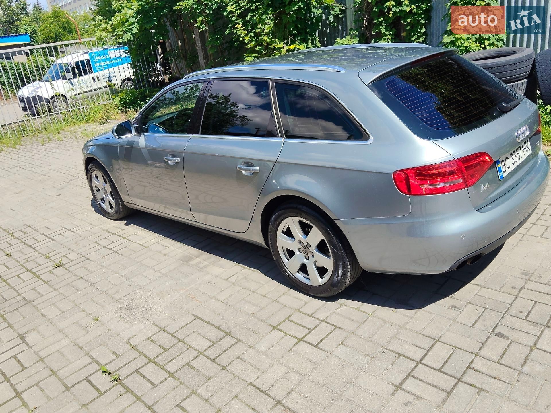 Audi A4 2010 VIN WAUZZZ8KXBA090212 фото оголошення 4 з 13