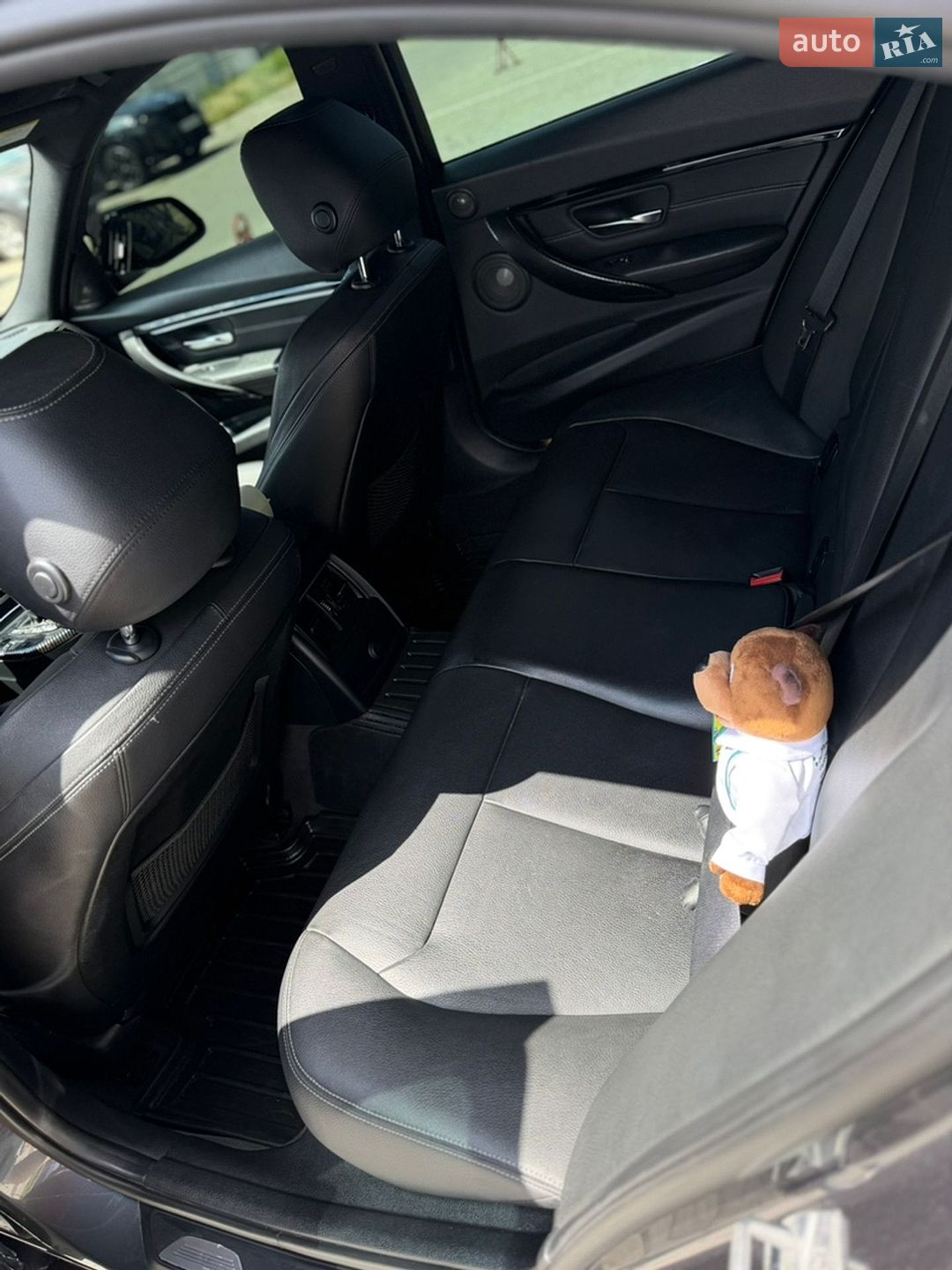 BMW 3 Series 2015 VIN WBA8B3G5XGNT91748 фото оголошення 30 з 43