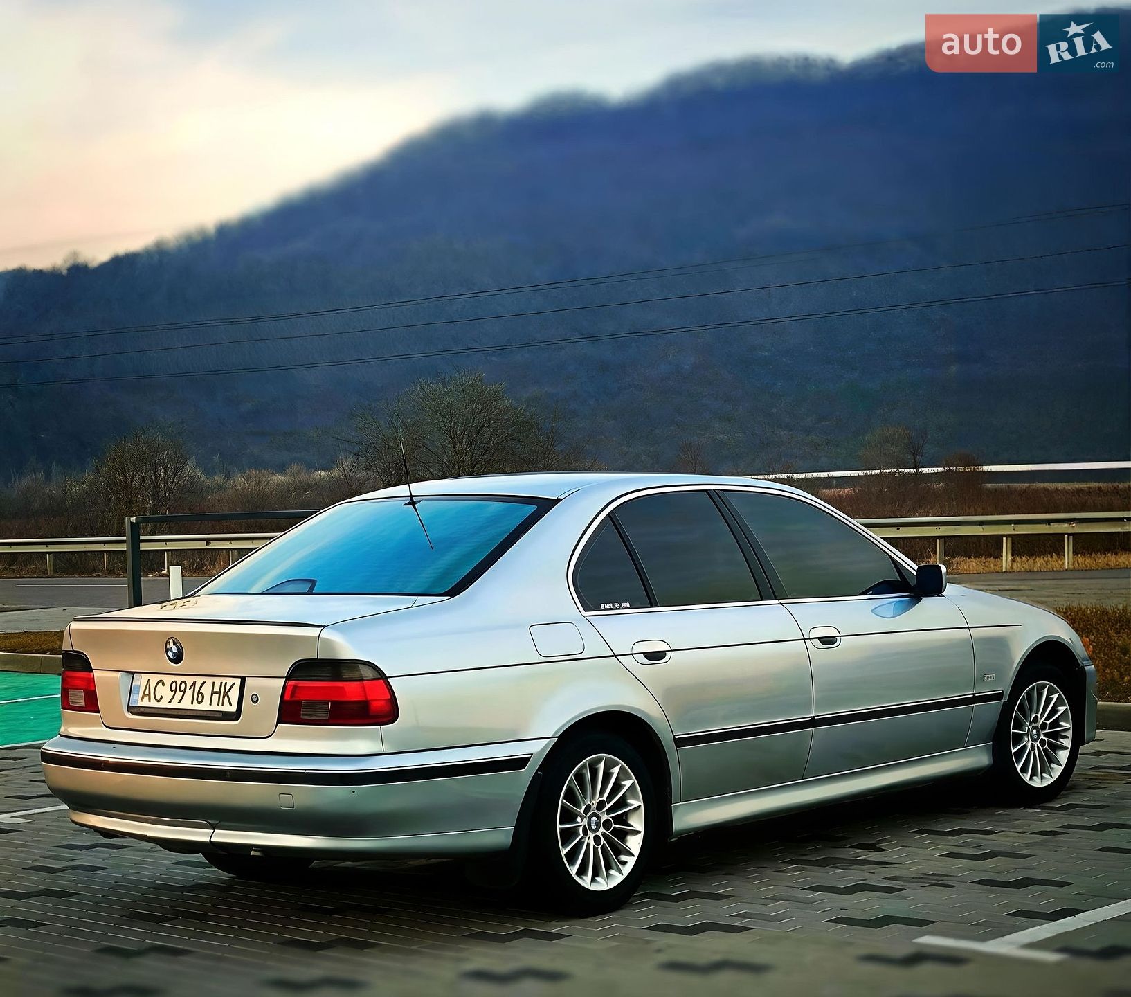 BMW 5 Series 1997 VIN WBADE21040BM82423 фото оголошення 3 з 9