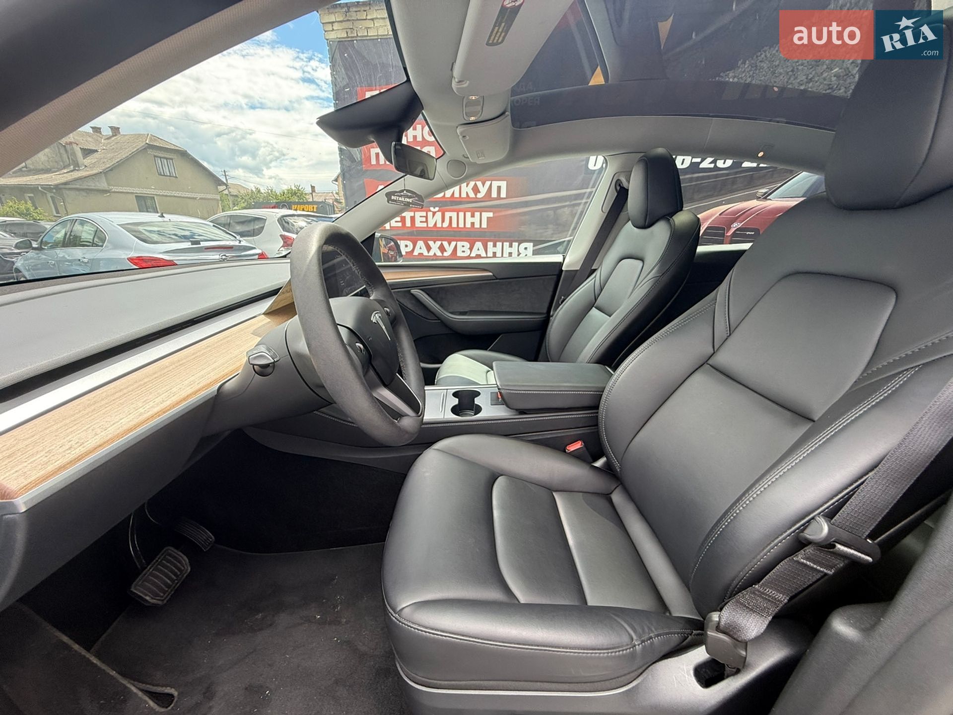 Tesla Model Y 2024 VIN 7SAYGDED3RF044013 фото оголошення 14 з 33