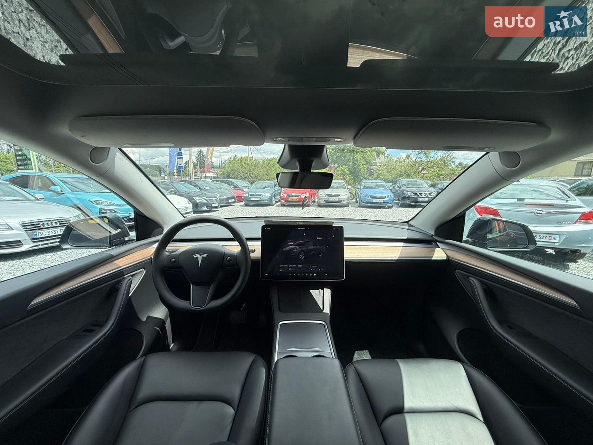 Tesla Model Y 2024 VIN 7SAYGDED3RF044013 фото оголошення 21 з 33