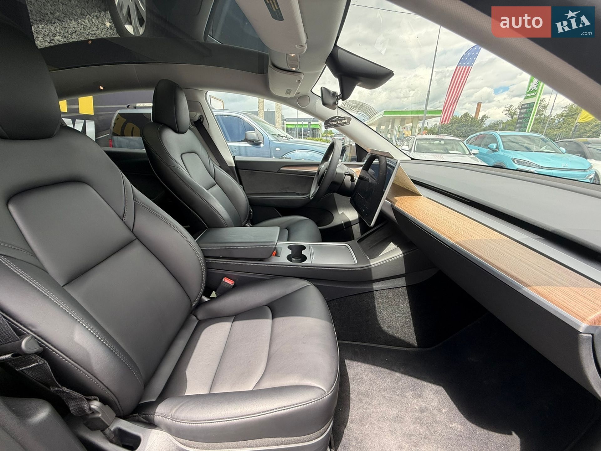 Tesla Model Y 2024 VIN 7SAYGDED3RF044013 фото оголошення 22 з 33