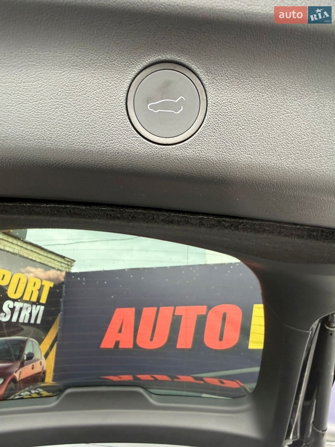 Tesla Model Y 2024 VIN 7SAYGDED3RF044013 фото оголошення 32 з 33