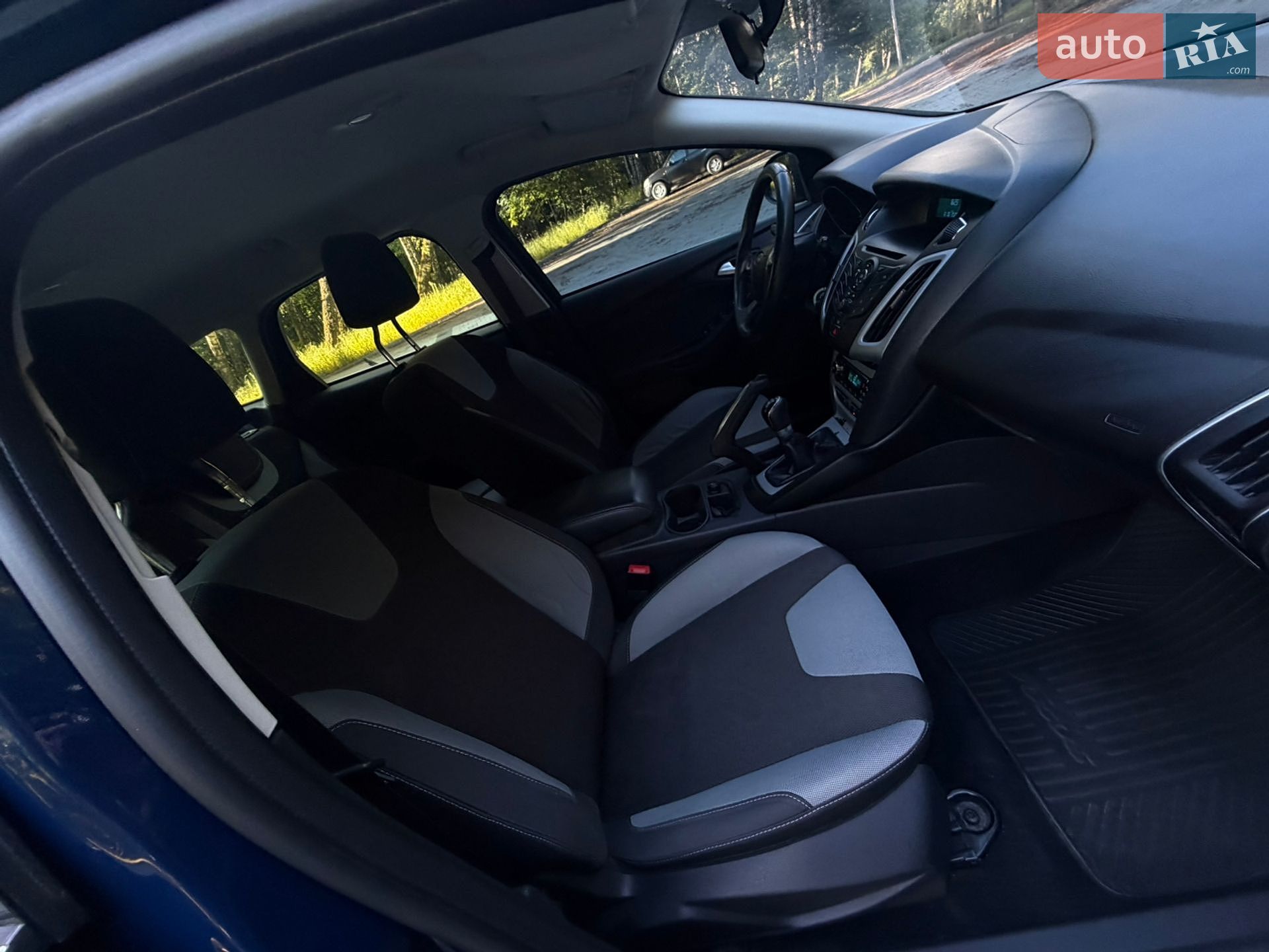 Ford Focus 2013 VIN WF0LXXGCBLDM19420 фото оголошення 28 з 32