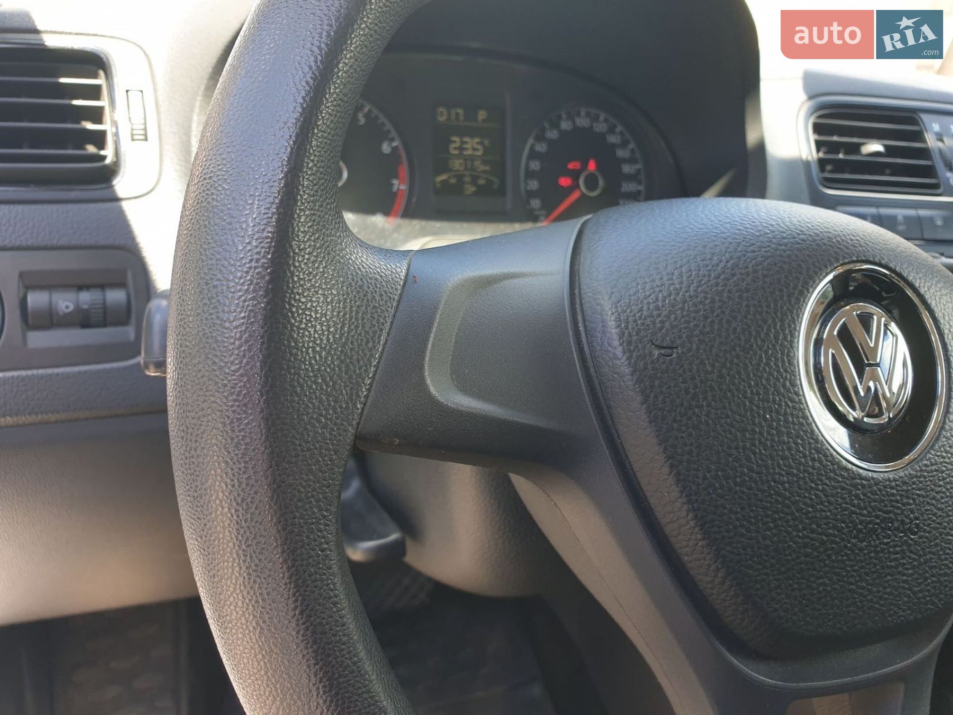 Volkswagen Polo 2018 VIN XW8ZZZ61ZJG066274 фото оголошення 7 з 19