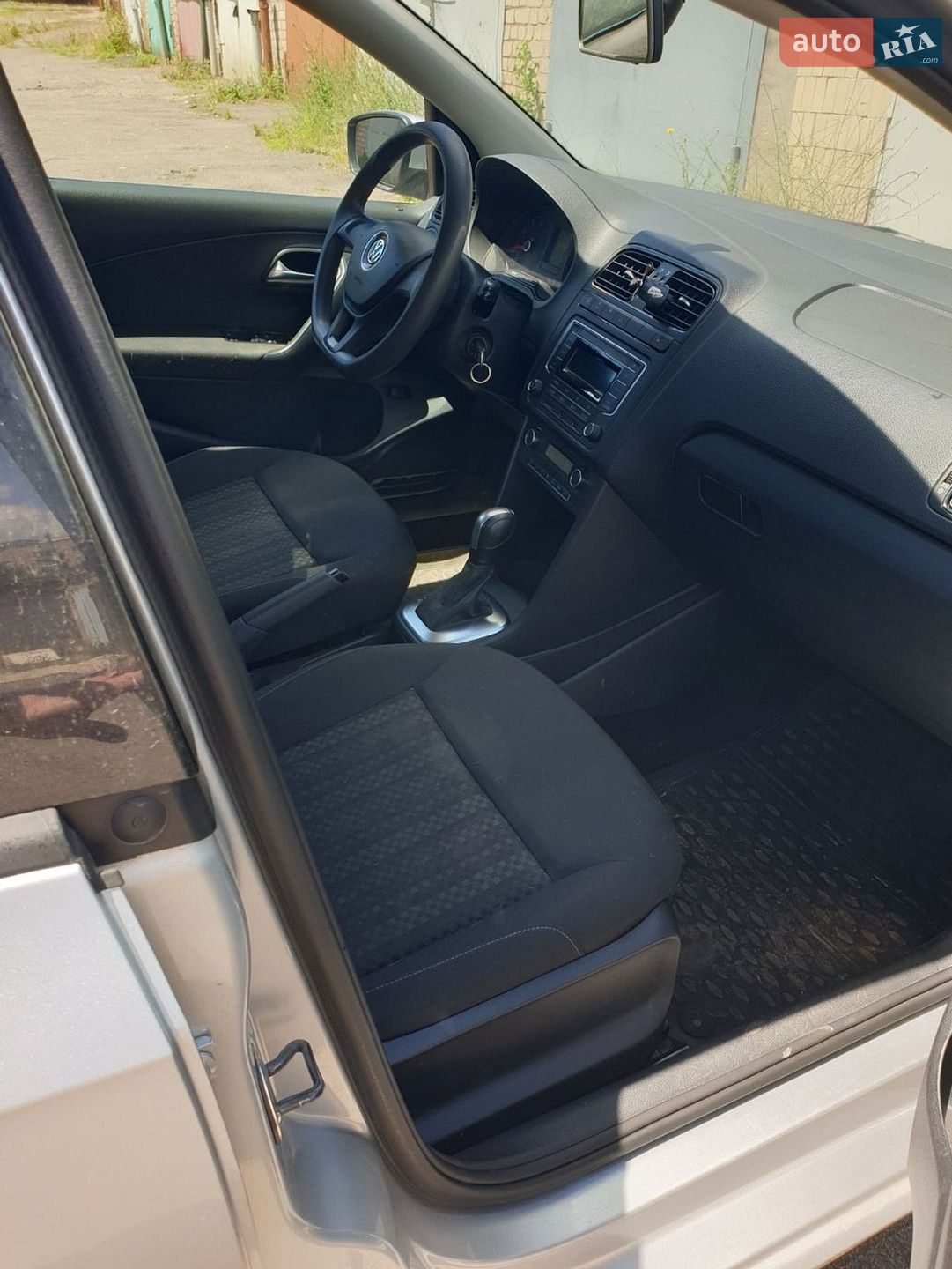 Volkswagen Polo 2018 VIN XW8ZZZ61ZJG066274 фото оголошення 9 з 19