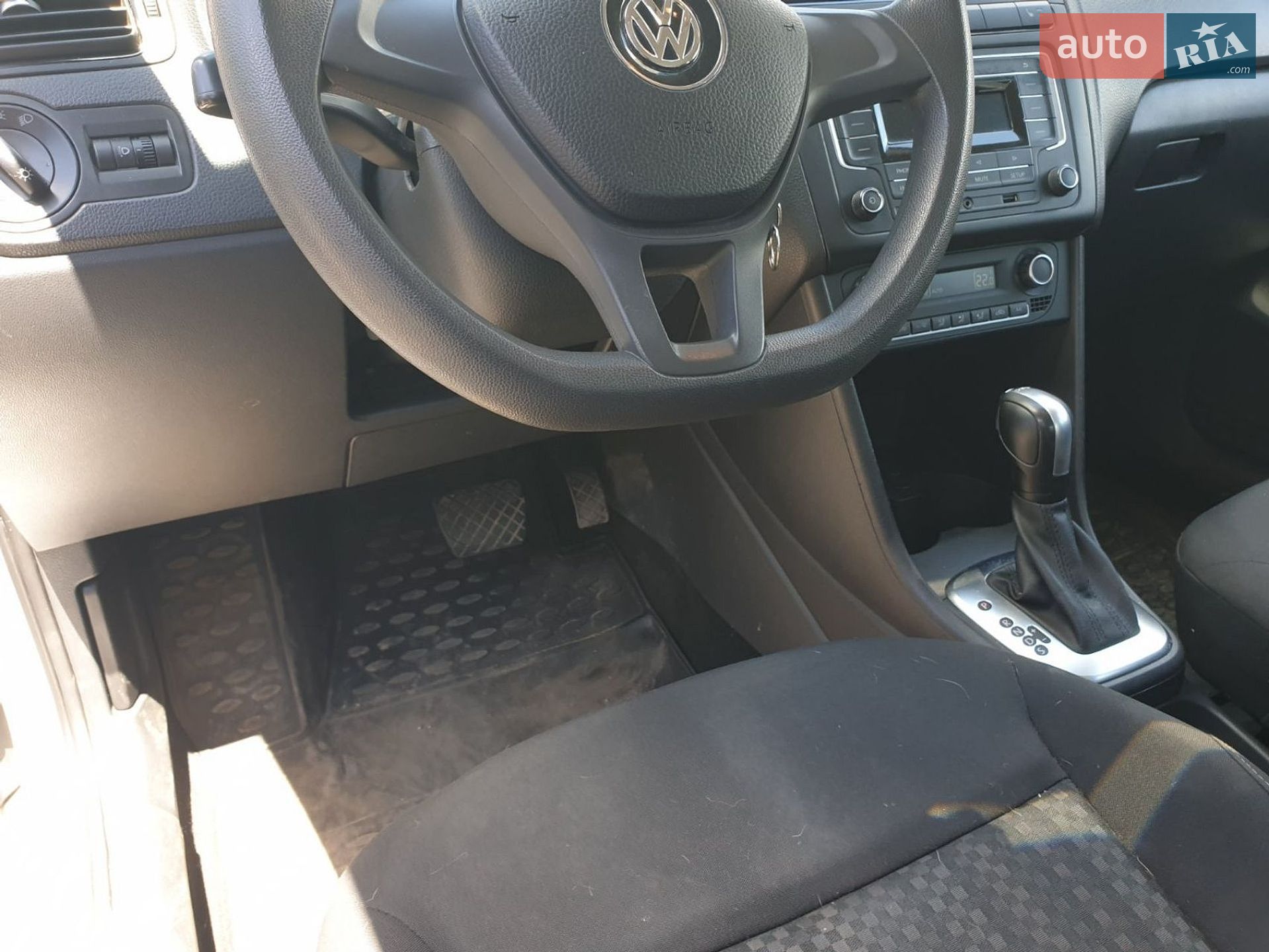 Volkswagen Polo 2018 VIN XW8ZZZ61ZJG066274 фото оголошення 16 з 19
