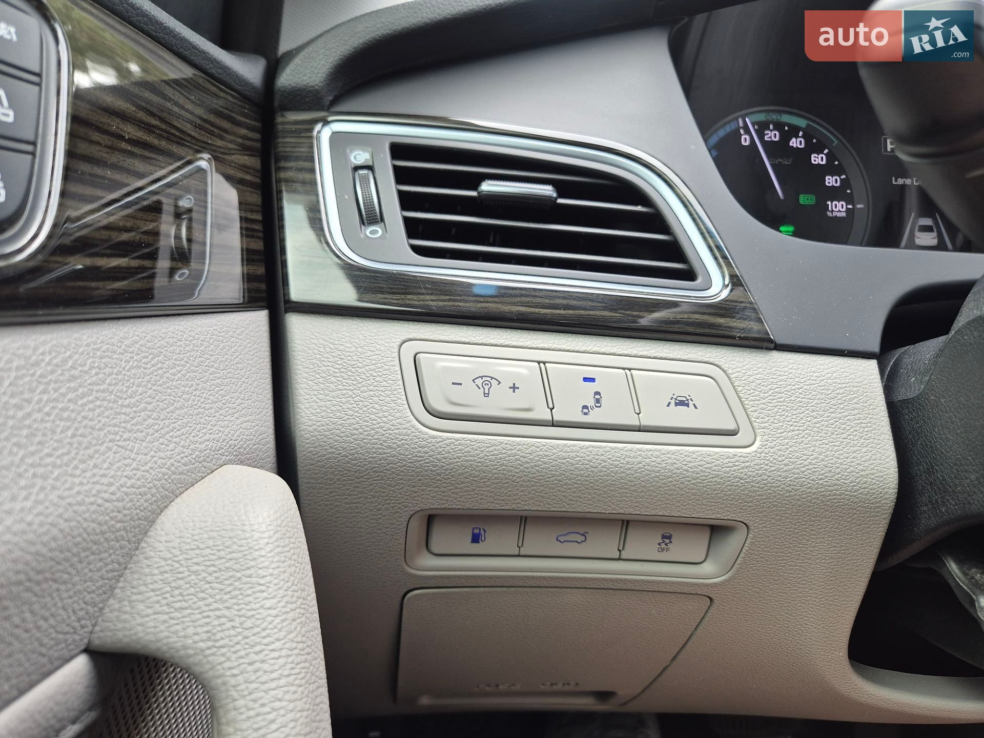 Hyundai Sonata 2016 VIN KMHE34L18HA044614 фото оголошення 31 з 36