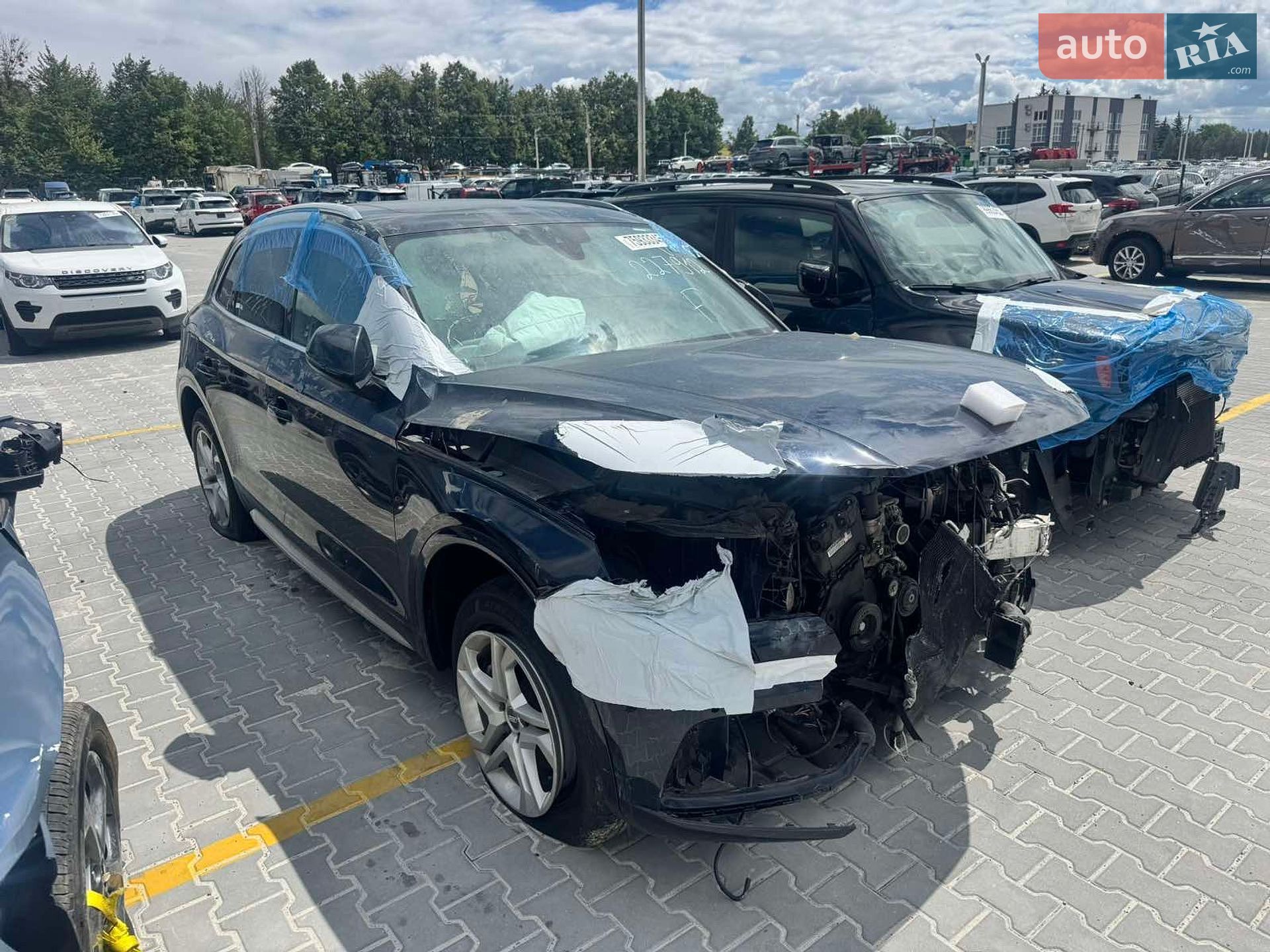Audi Q5 2018 VIN WA1BNAFY7J2227912 фото оголошення 16 з 20