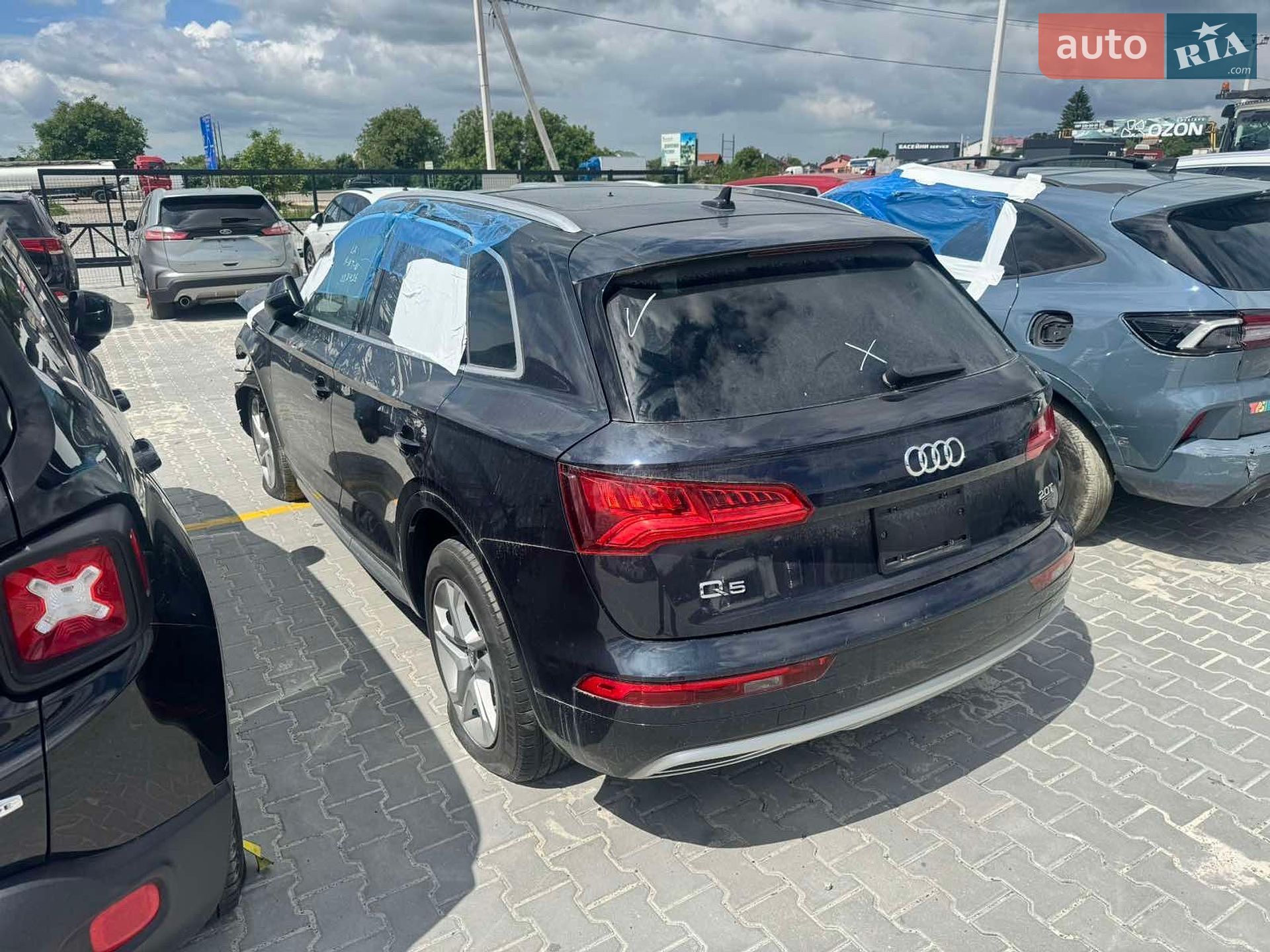 Audi Q5 2018 VIN WA1BNAFY7J2227912 фото оголошення 18 з 20