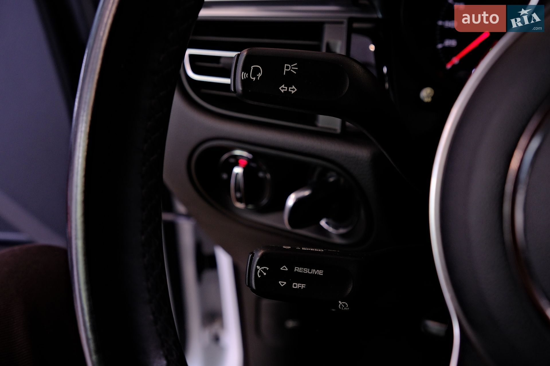 Porsche Macan 2019 VIN WP1AA2A53LLB01302 фото оголошення 21 з 44